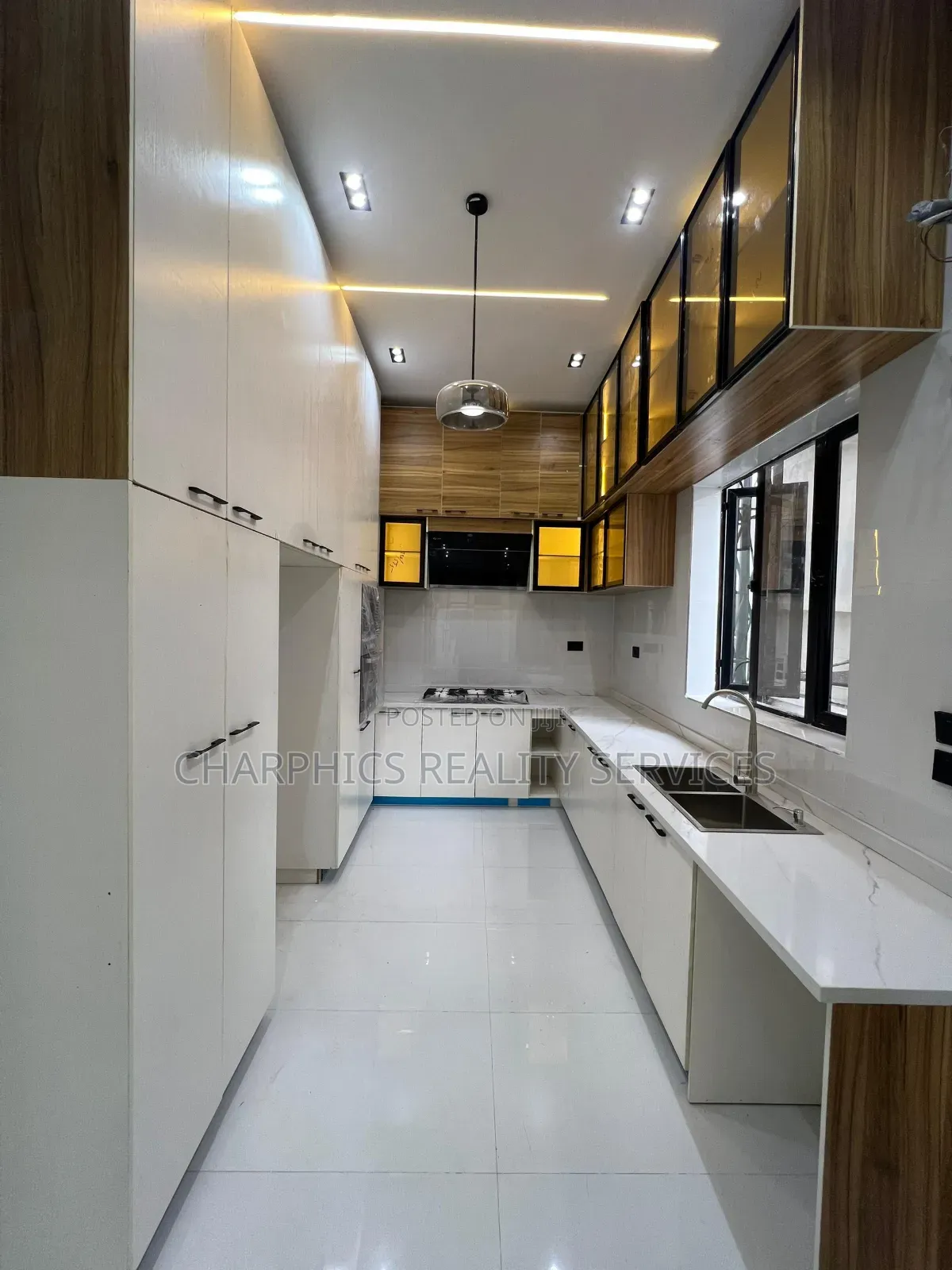 4bdrm Duplex in Ikota for sale in Ikota