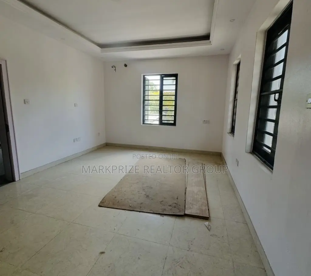 5bdrm Duplex in Magodo Gra Phase 2 for sale in Magodo