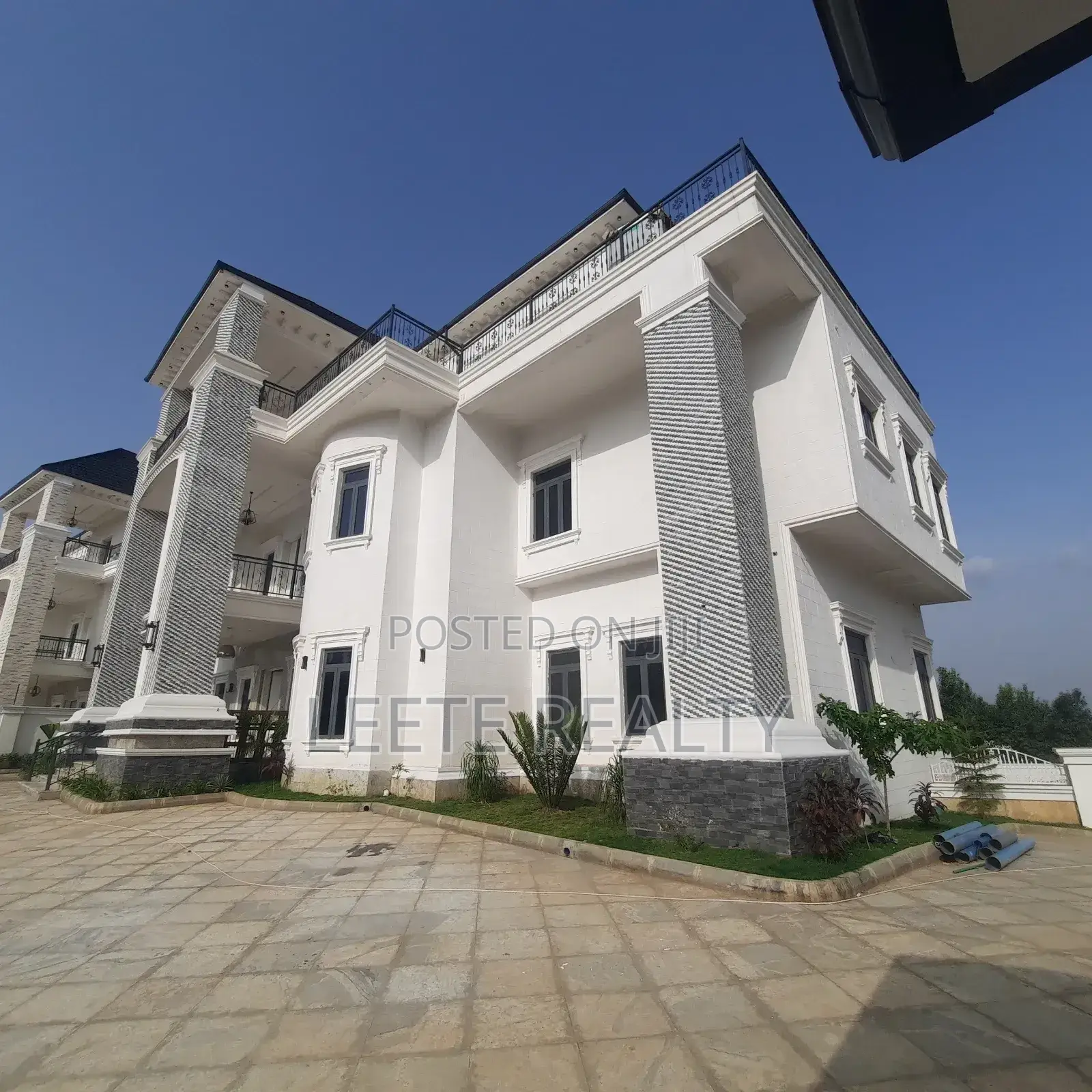 9bdrm Maisonette in Maitama for sale in Maitama