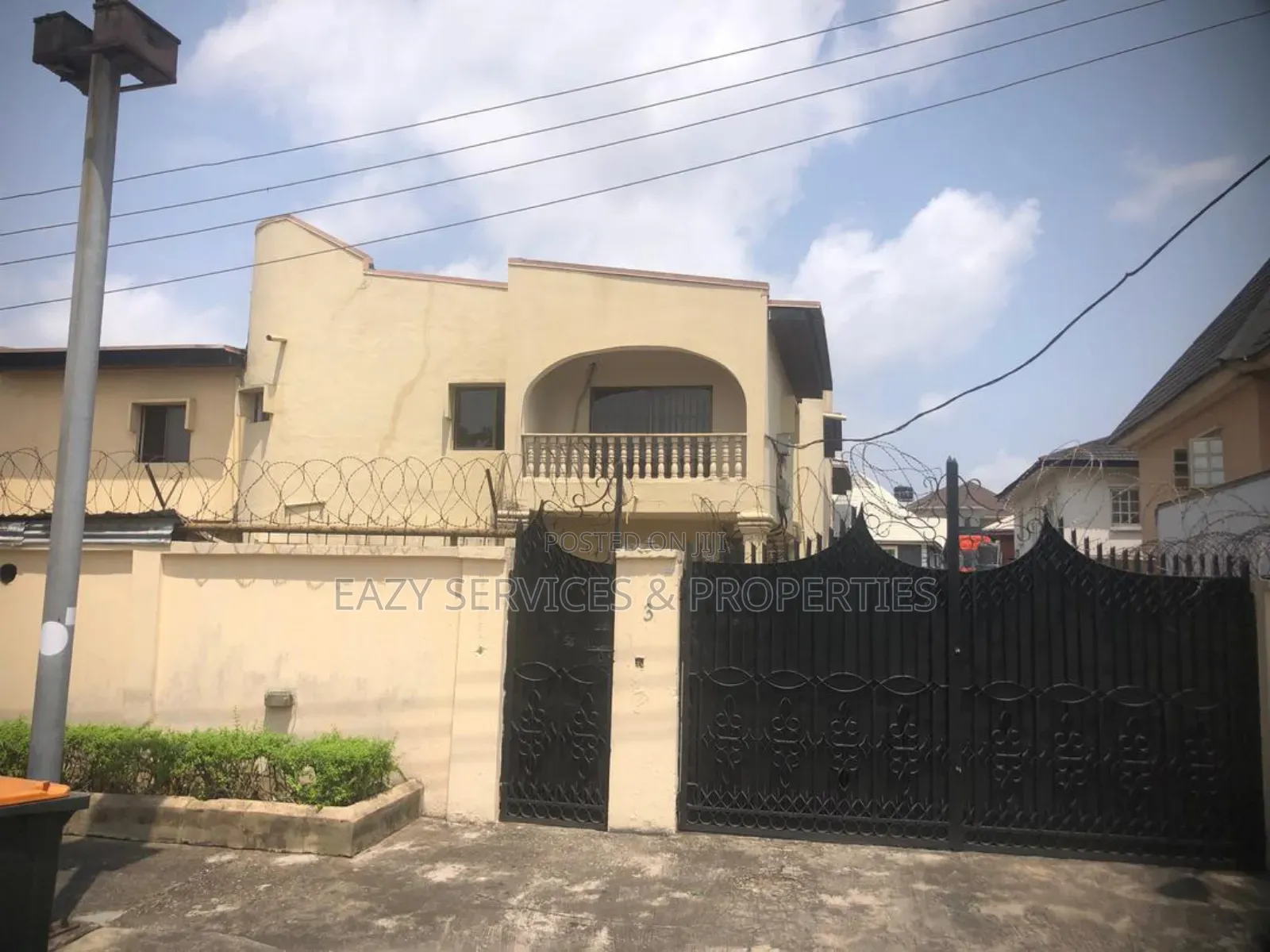 13bdrm Duplex in Gated And Secured, Amuwo-Odofin for sale in Amuwo-Odofin