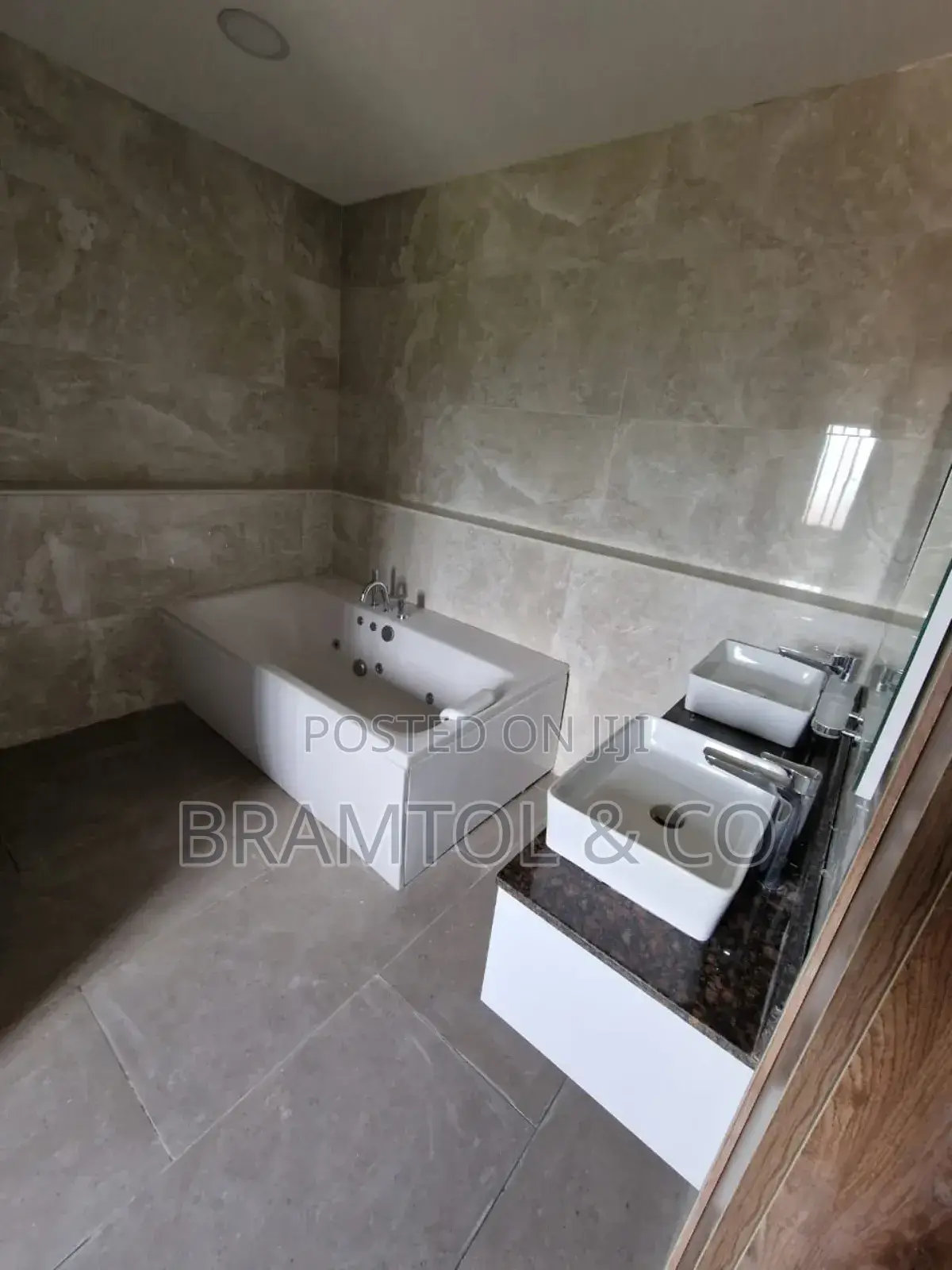 4bdrm Townhouse / Terrace in Maitama for rent in Maitama