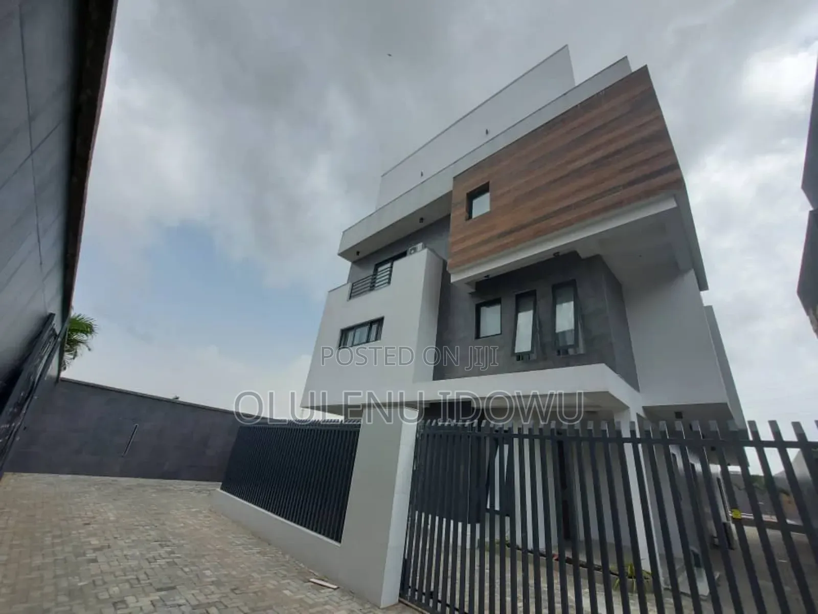 Furnished 5bdrm Duplex in Alimosho for sale in Alimosho