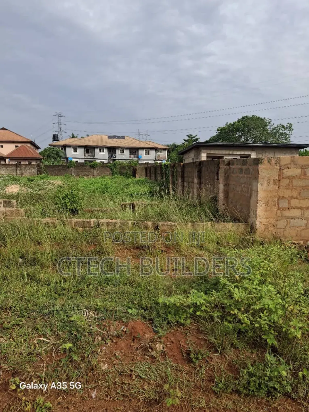 Distress 100ft X 100ft in Gra, Abuja Quarters in Benin City