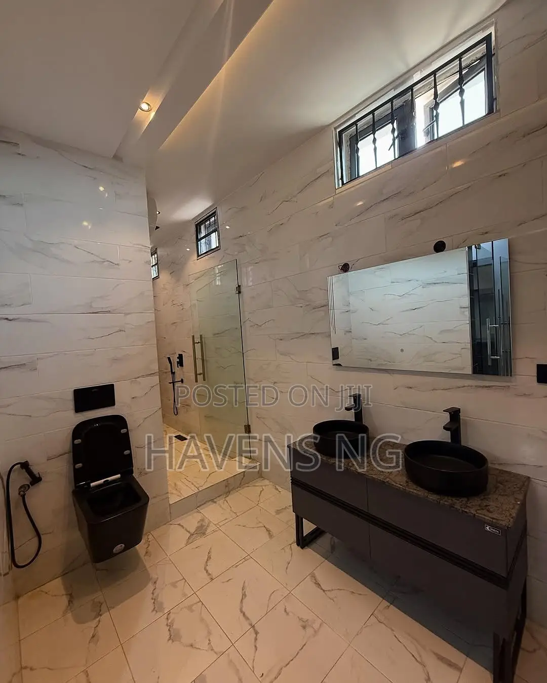4bdrm Duplex in FHA for sale in FHA