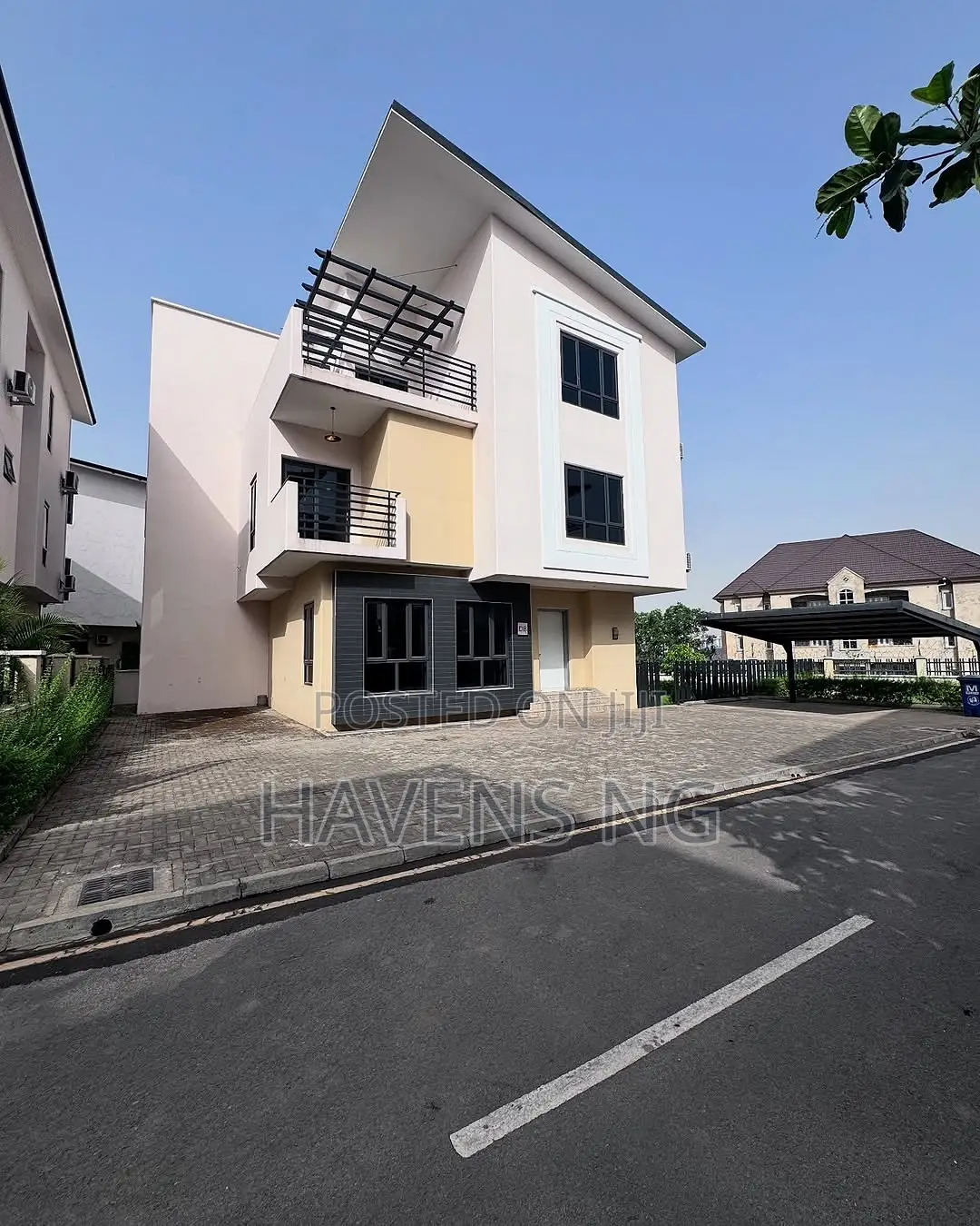 5bdrm Duplex in Wuye for sale in Wuye