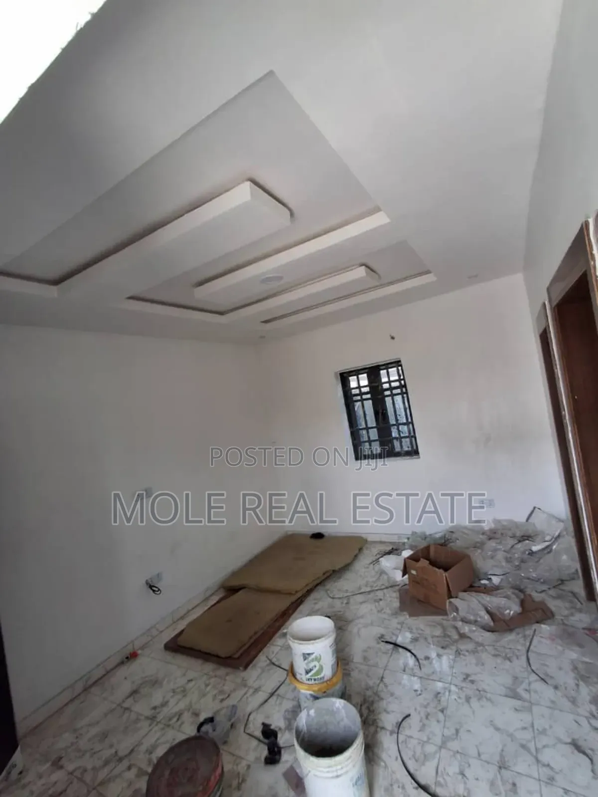Funtional Fast Food 4 Sale Dopemu Roundabout Near Airport in Dopemu