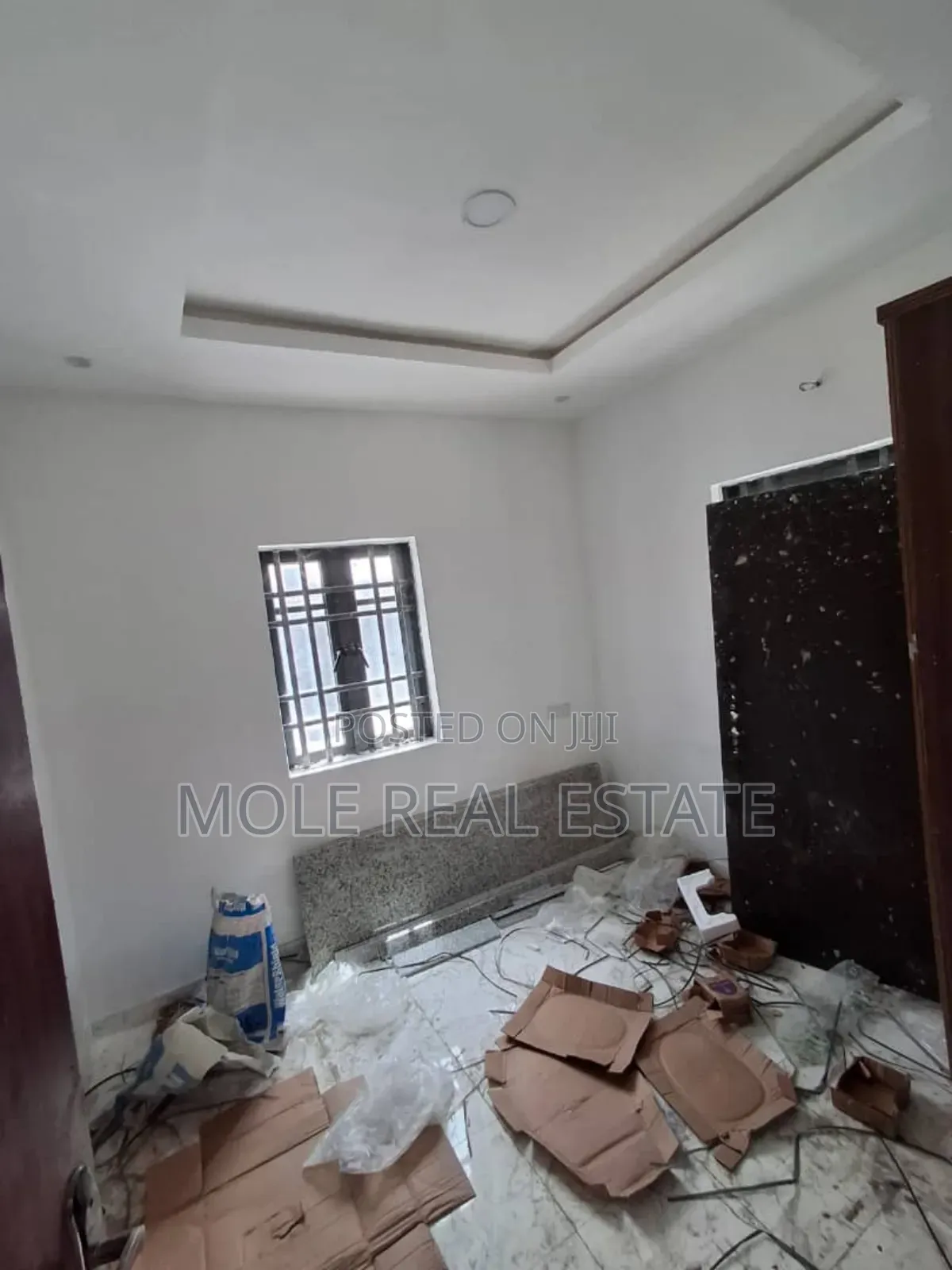 Funtional Fast Food 4 Sale Dopemu Roundabout Near Airport in Dopemu