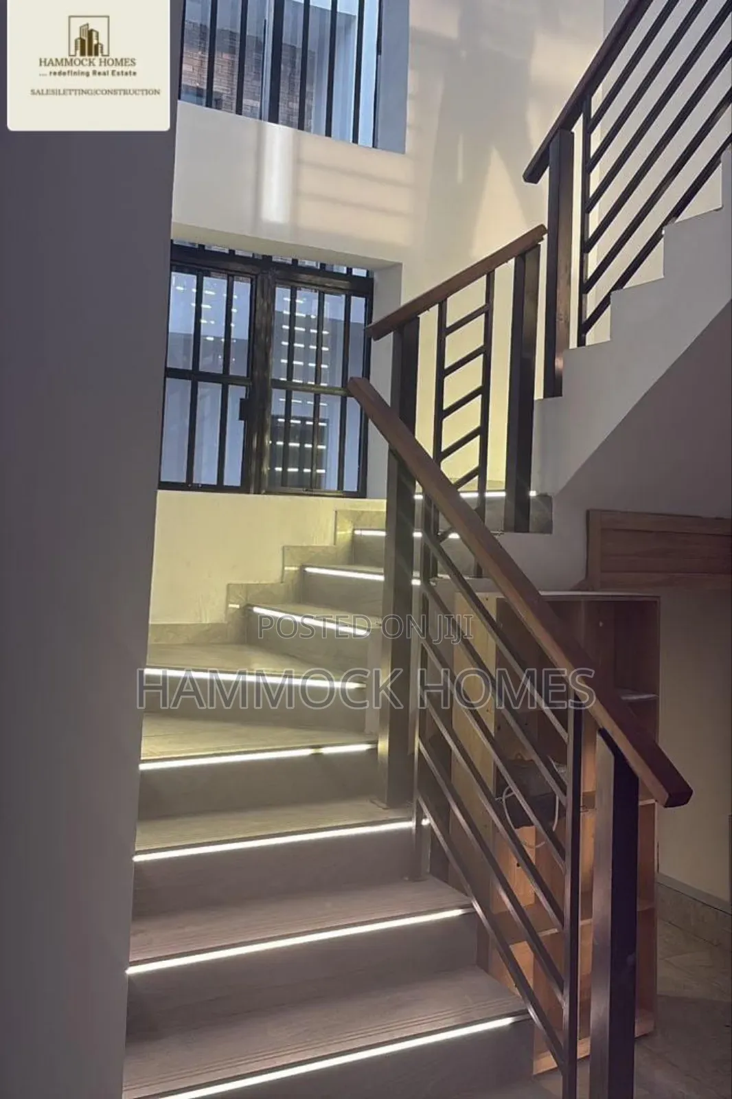5bdrm Penthouse in Onireke Gra, Jericho for sale in Jericho