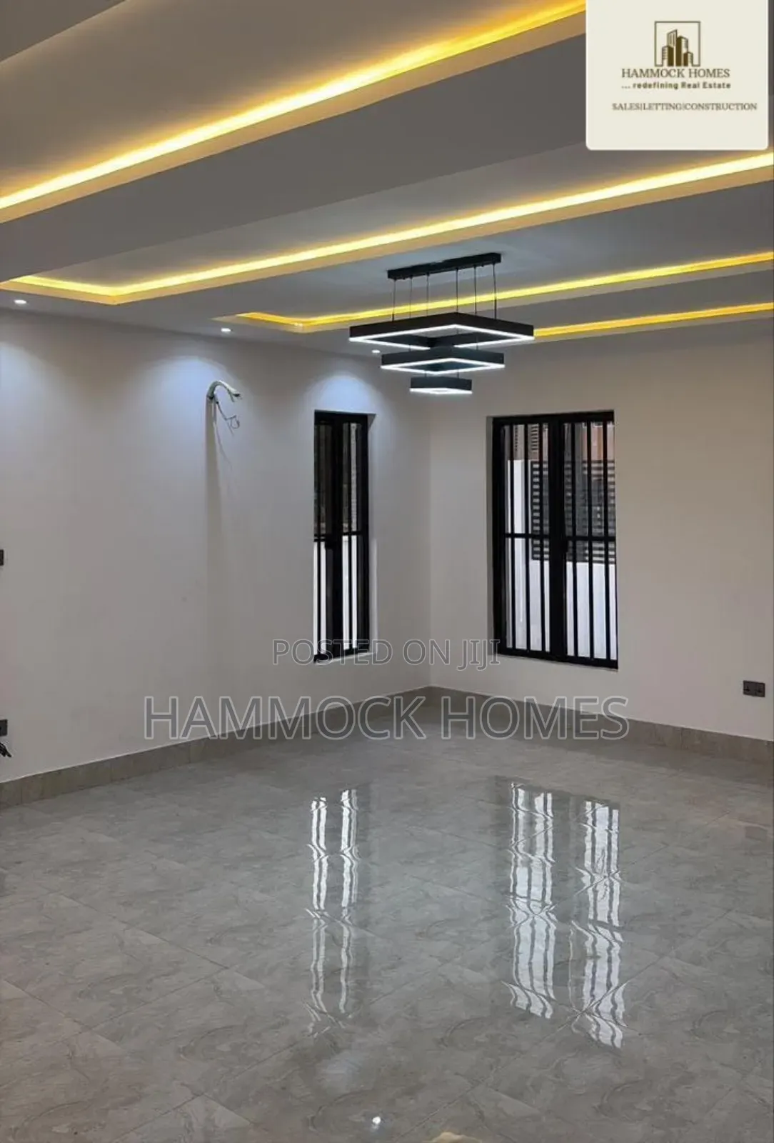 5bdrm Penthouse in Onireke Gra, Jericho for sale in Jericho