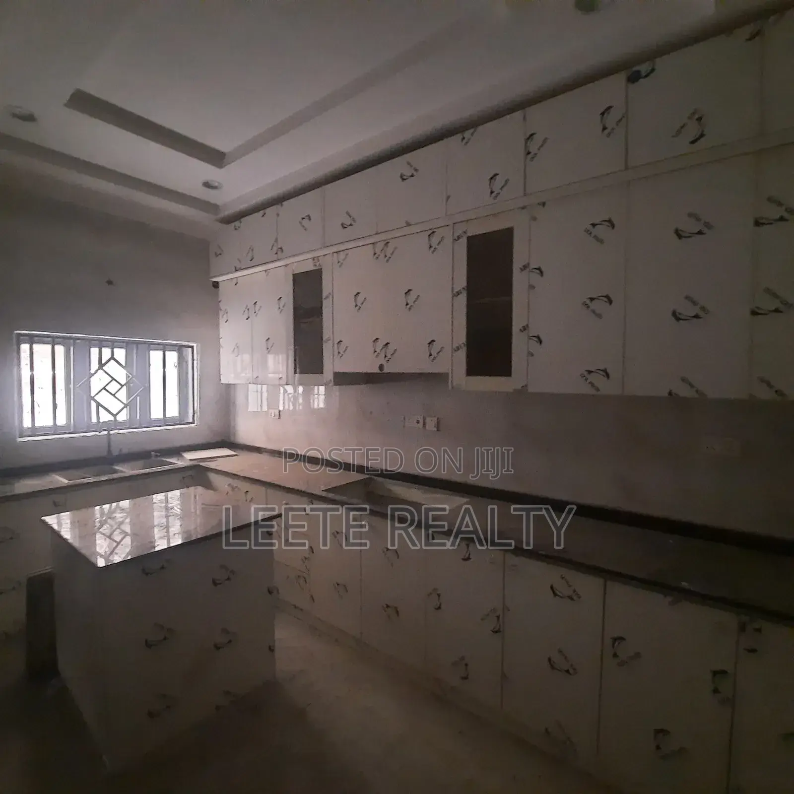 5bdrm Townhouse/Terrace in Wuye for sale in Wuye