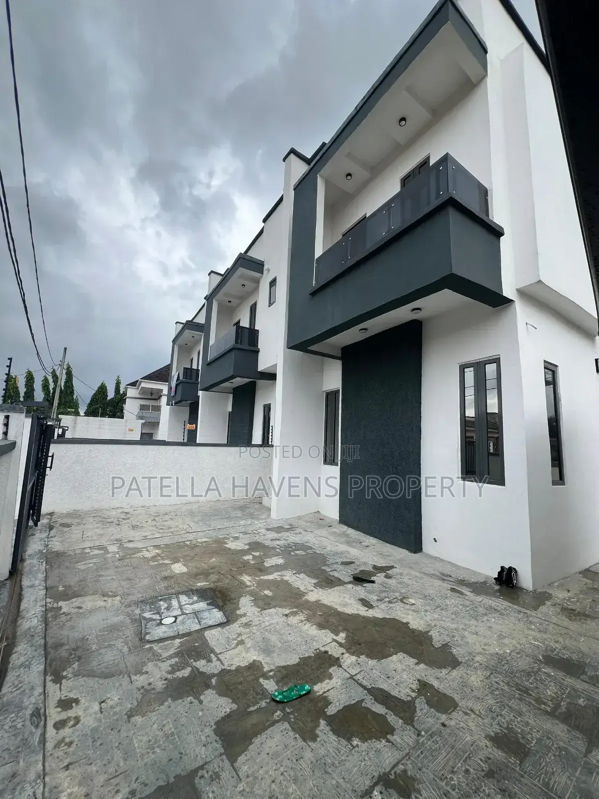 4bdrm Duplex in Sangotedo for sale in Sangotedo