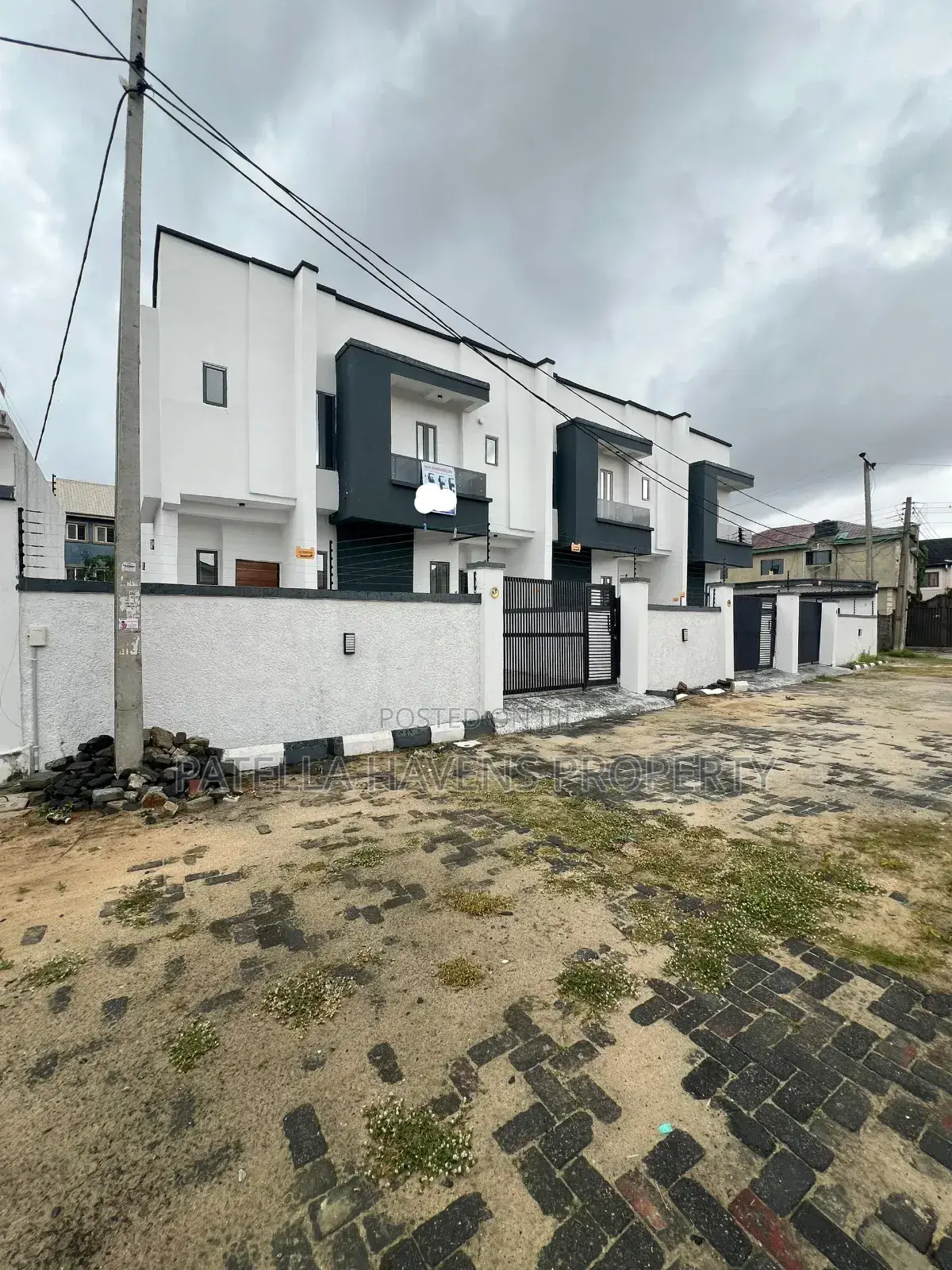 4bdrm Duplex in Sangotedo for sale in Sangotedo