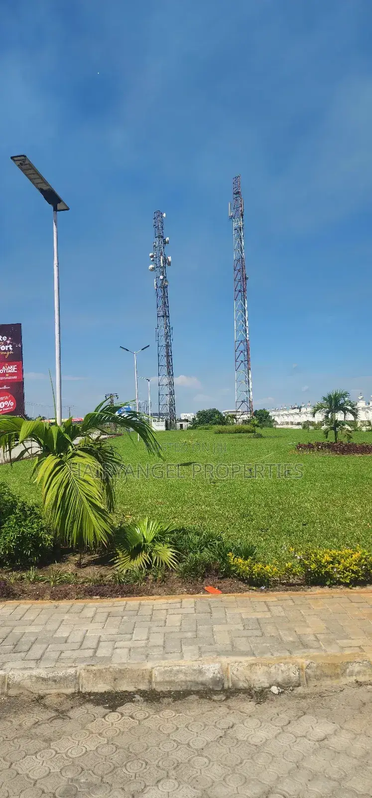 C Of O Land Along Lekki-epe Expressway, Lagos in Ibeju