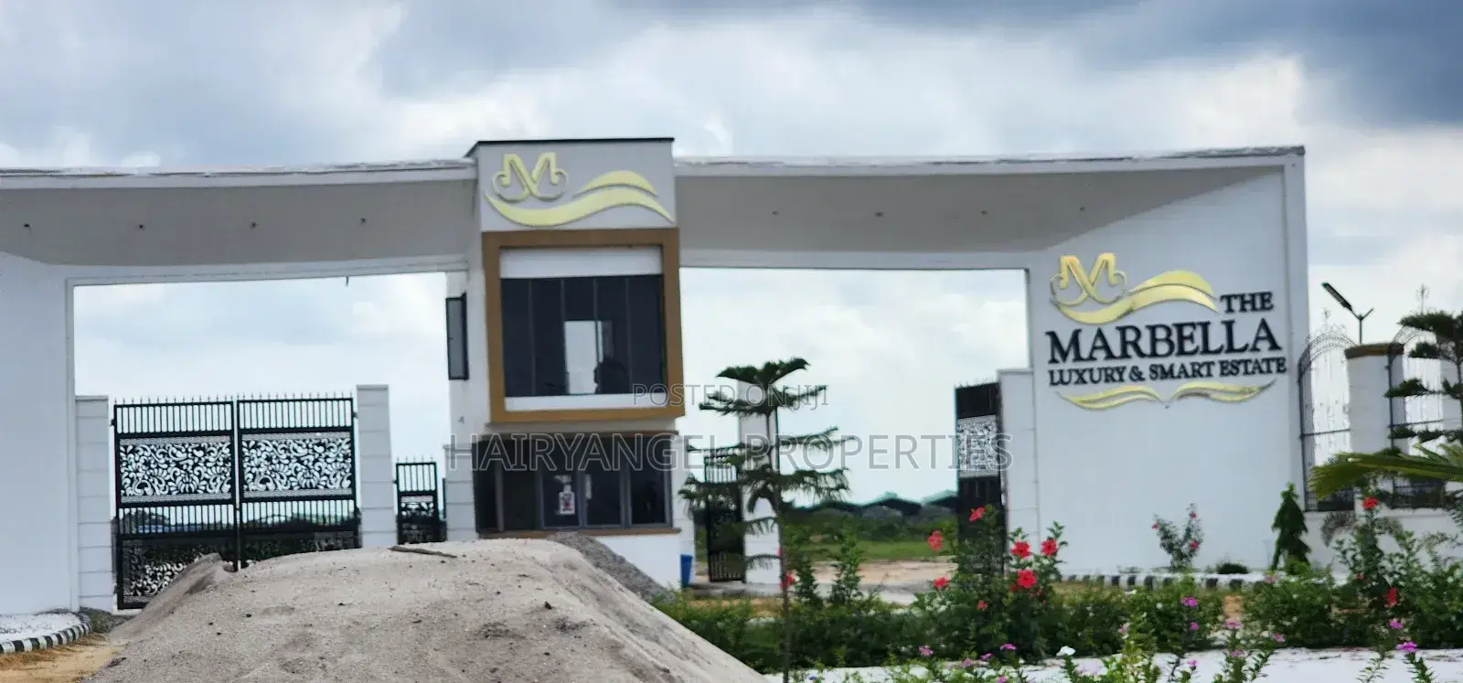 C of O at Alahun Bustop Along Lekki-Epe Expressway in Ibeju