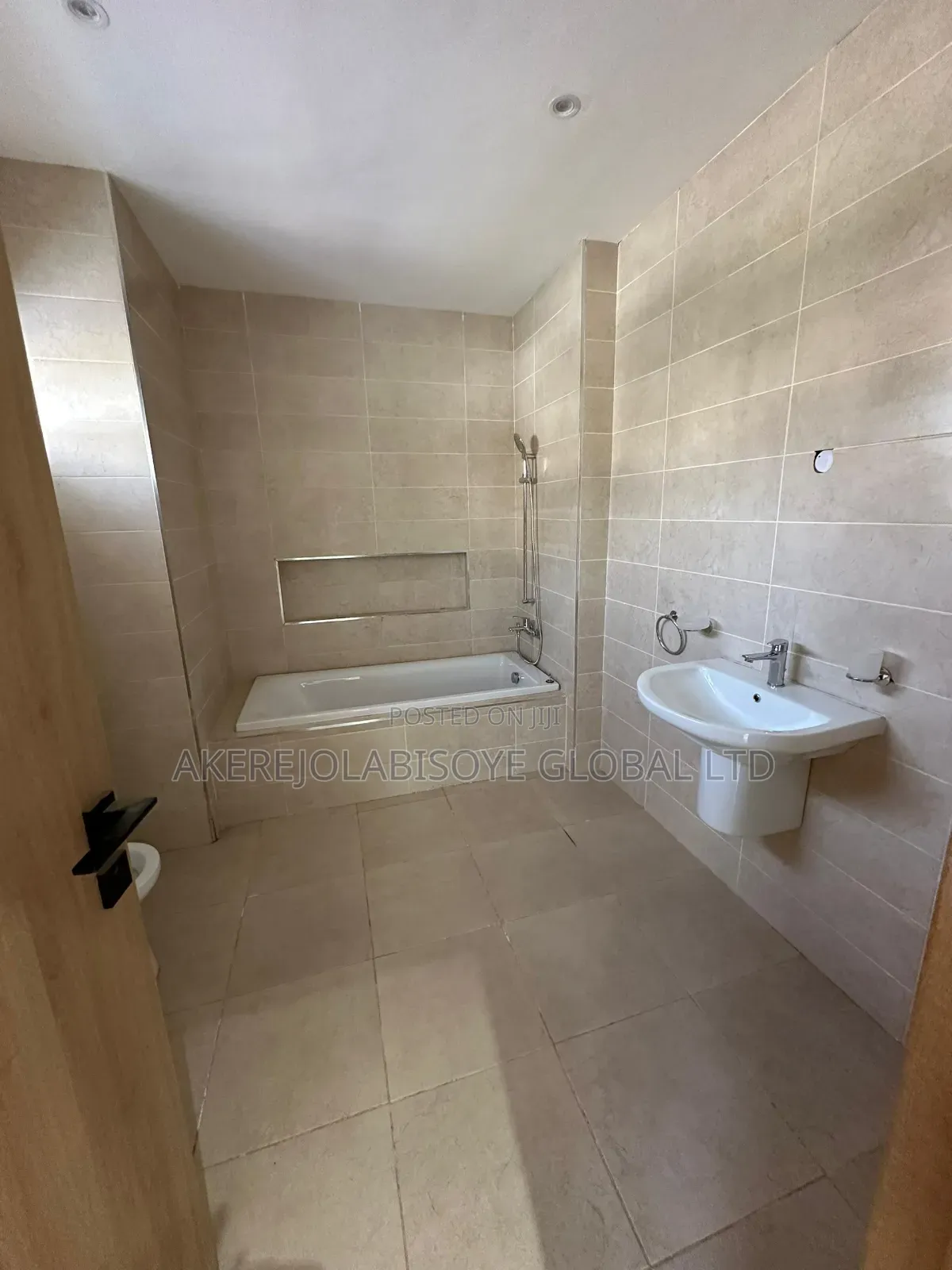 4bdrm Townhouse / Terrace in In An Estate Around for rent in Life Camp