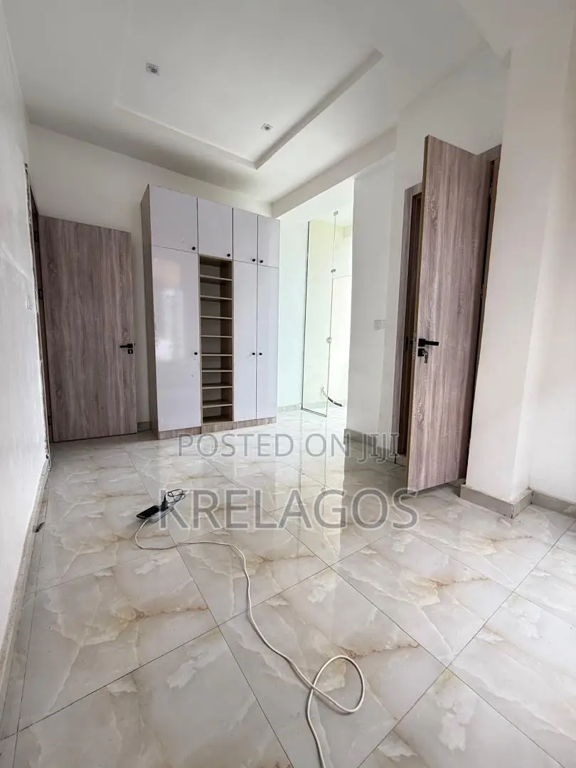 2bdrm Apartment in Chevron for sale in Chevron