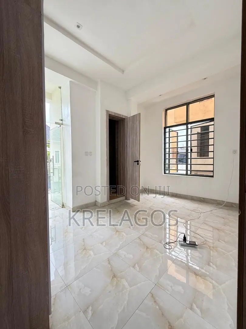 2bdrm Apartment in Chevron for sale in Chevron