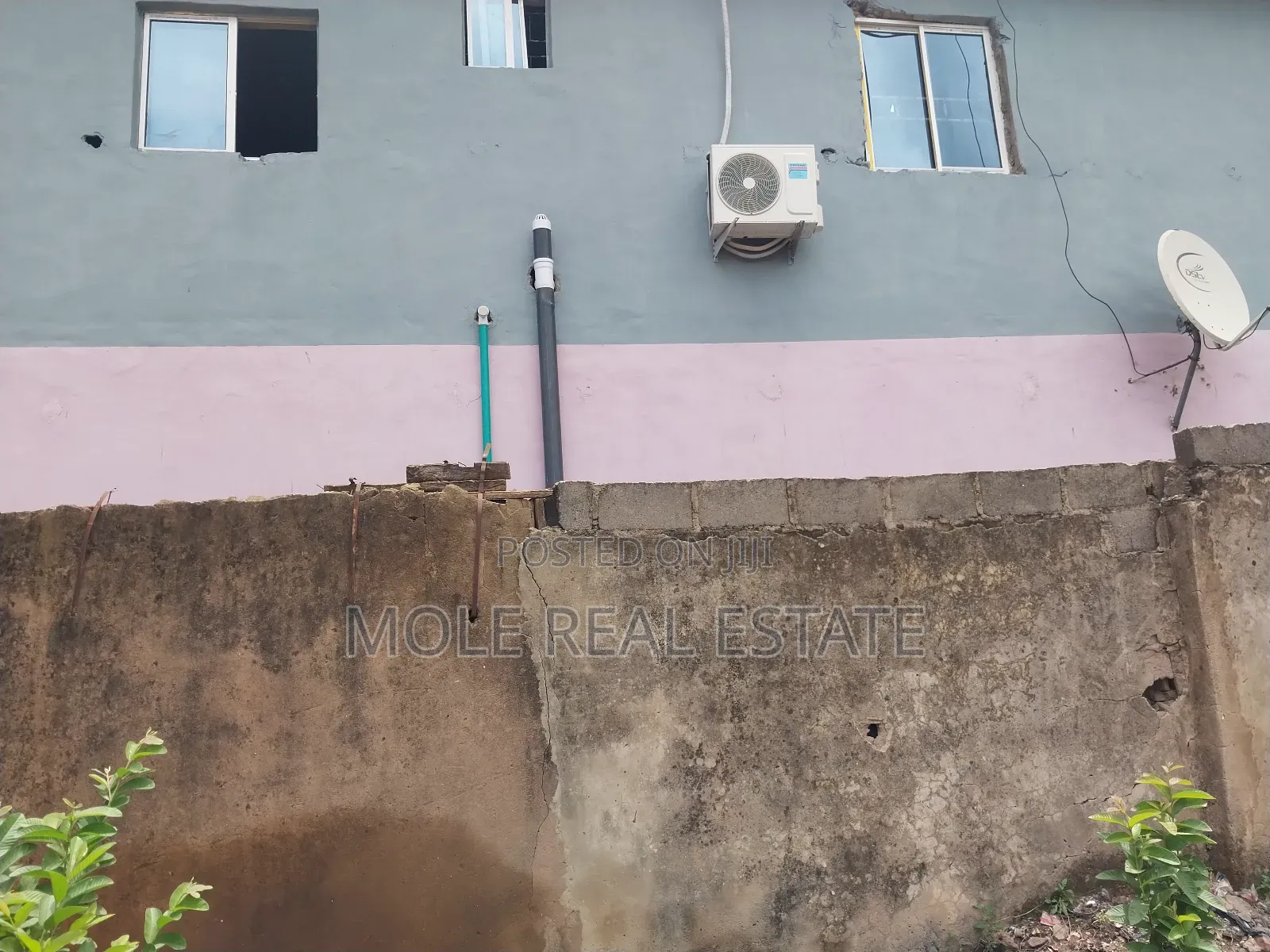 Half Plot 4 Lockup Shops a Hall Facing Ikotun Iguando Rd in Ikotun / Ikotun/Igando