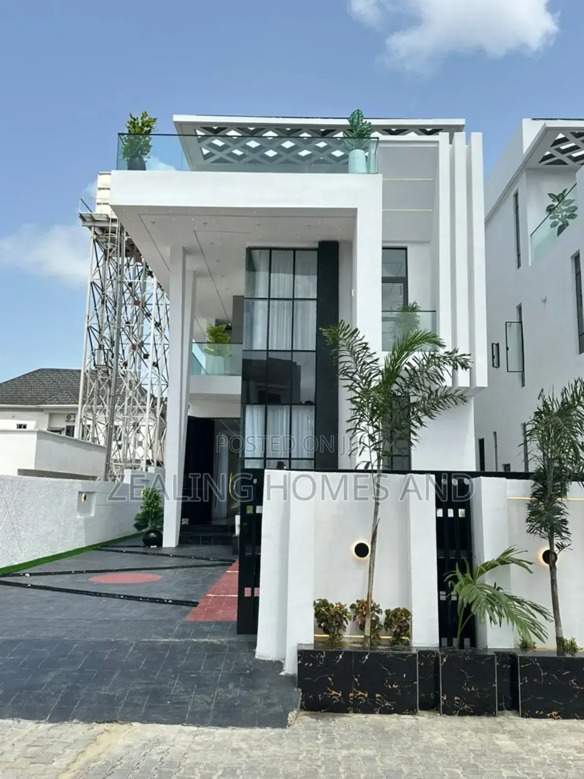Furnished 5bdrm Duplex in Chevron Drive for sale in Chevron
