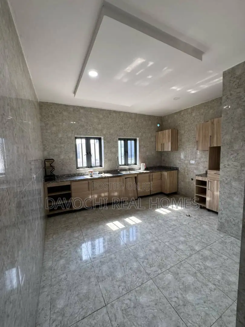 4bdrm Penthouse in Ikate for rent in Ikate