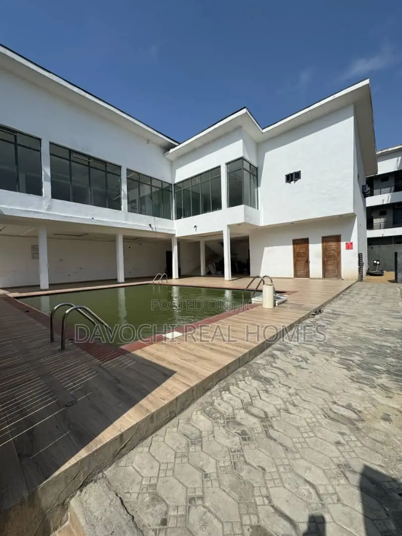 4bdrm Penthouse in Ikate for rent in Ikate