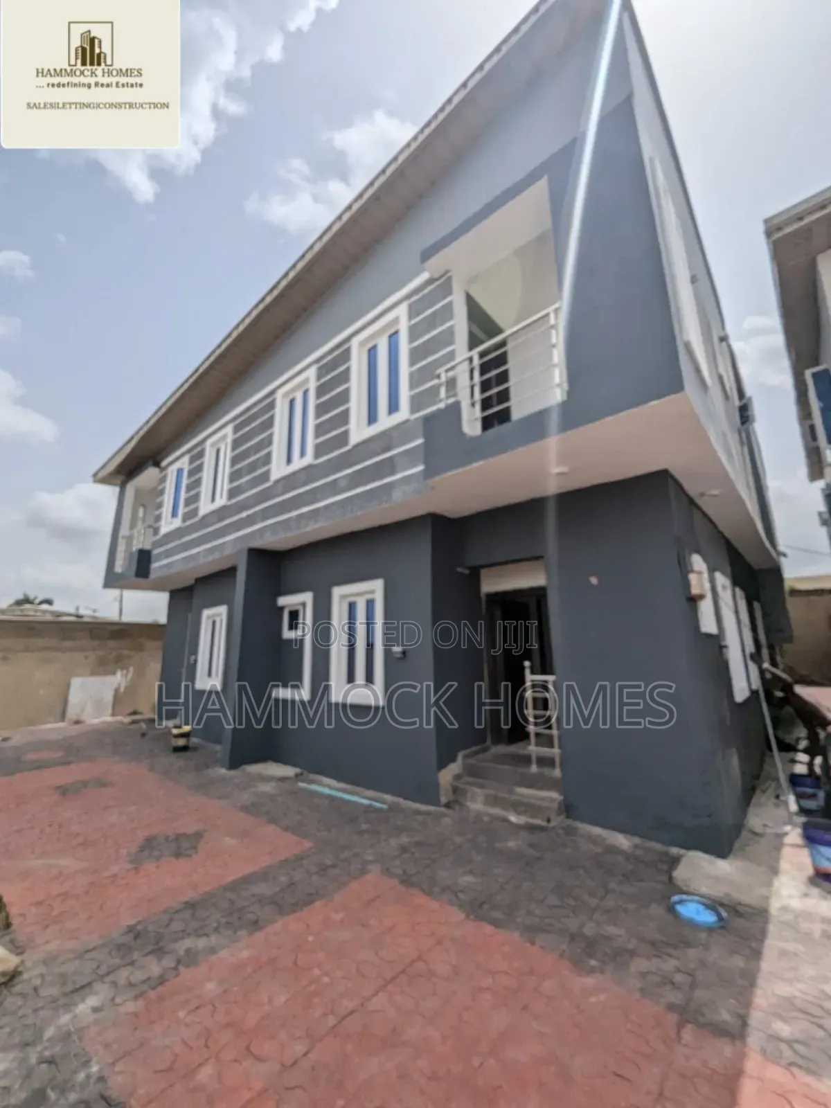 8bdrm Duplex in Old Bodija Estate for sale in Bodija
