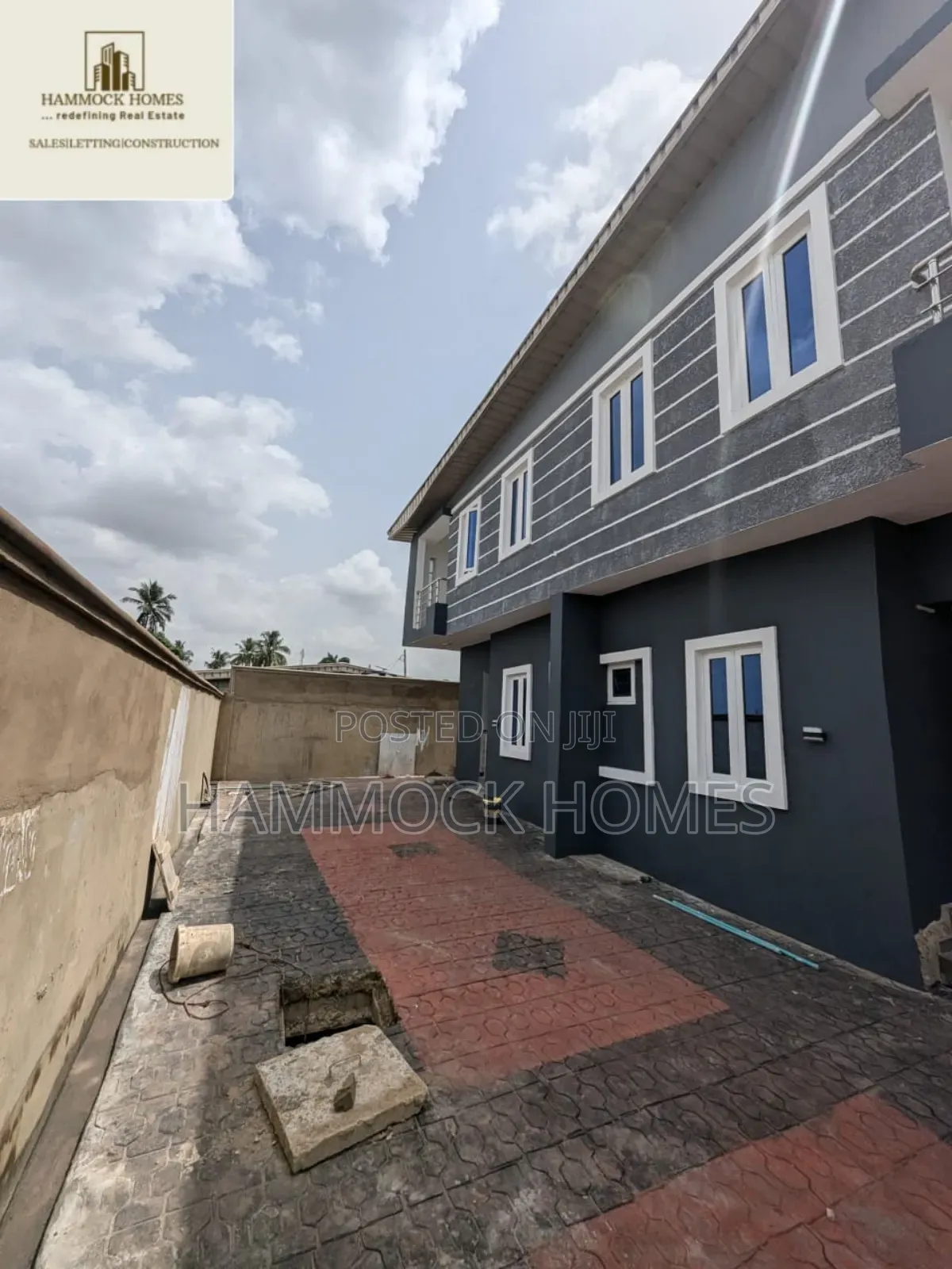 8bdrm Duplex in Old Bodija Estate for sale in Bodija