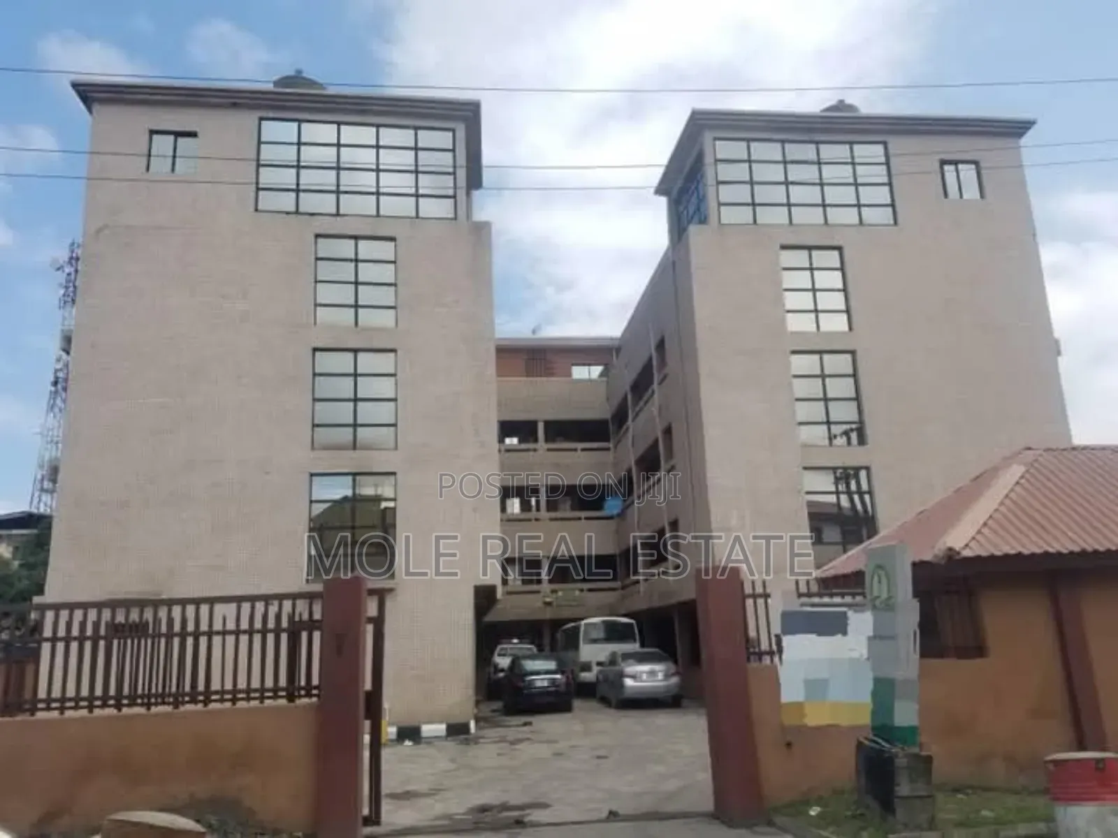 Furnished 1bdrm Block of Flats in Leki Phase 1 for sale in Lekki Phase 1