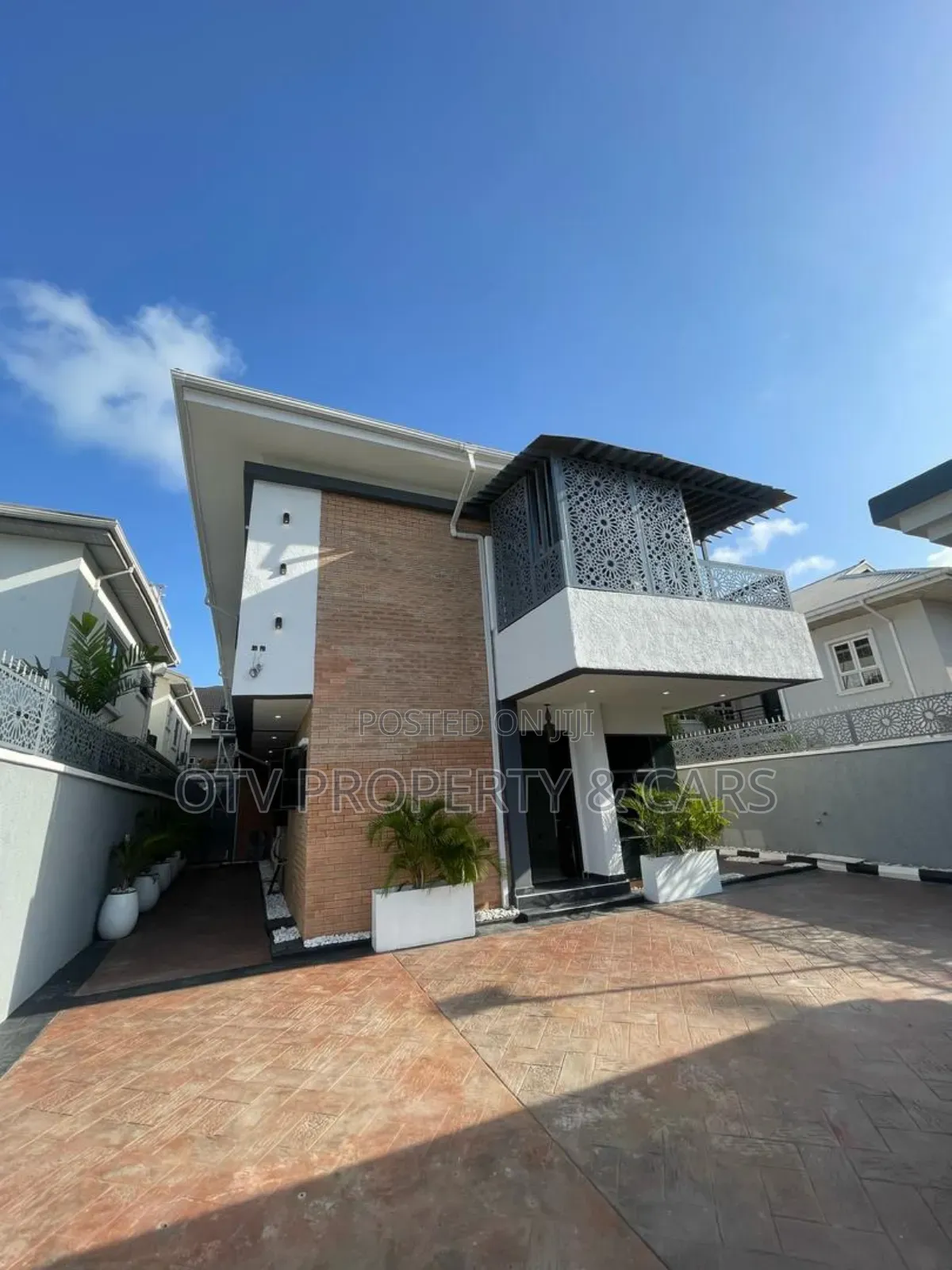Furnished 5bdrm Duplex in Lekki Phase 1 for sale in Lekki Phase 1