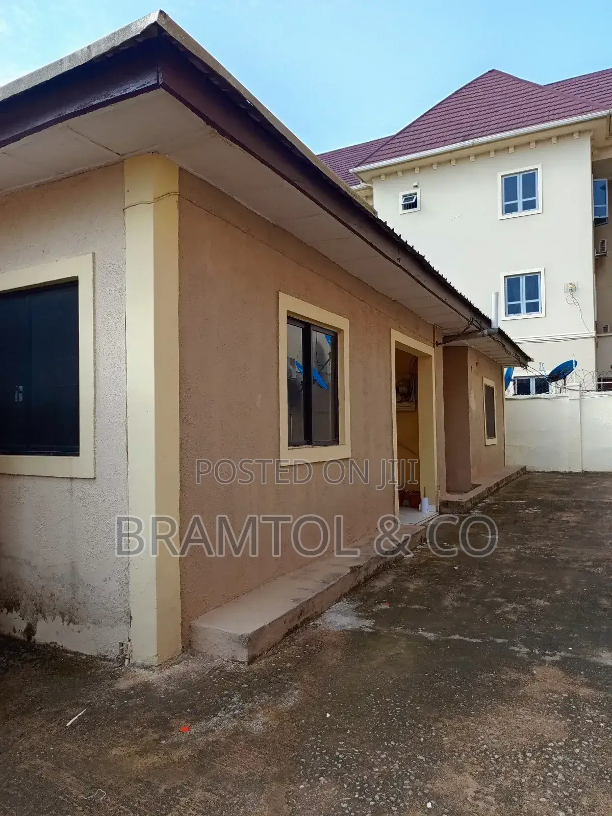 Clean 2 Bedroom Bungalow Bq for Office in Wuye in Wuye