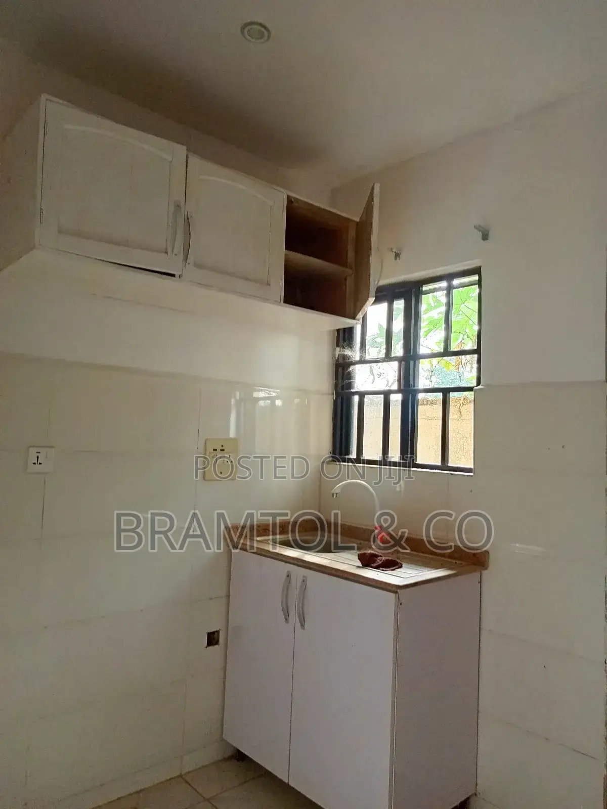 Clean 2 Bedroom Bungalow Bq for Office in Wuye in Wuye