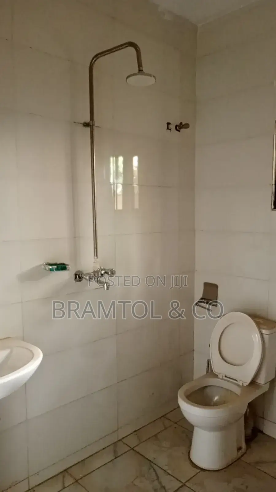 Clean 2 Bedroom Bungalow Bq for Office in Wuye in Wuye