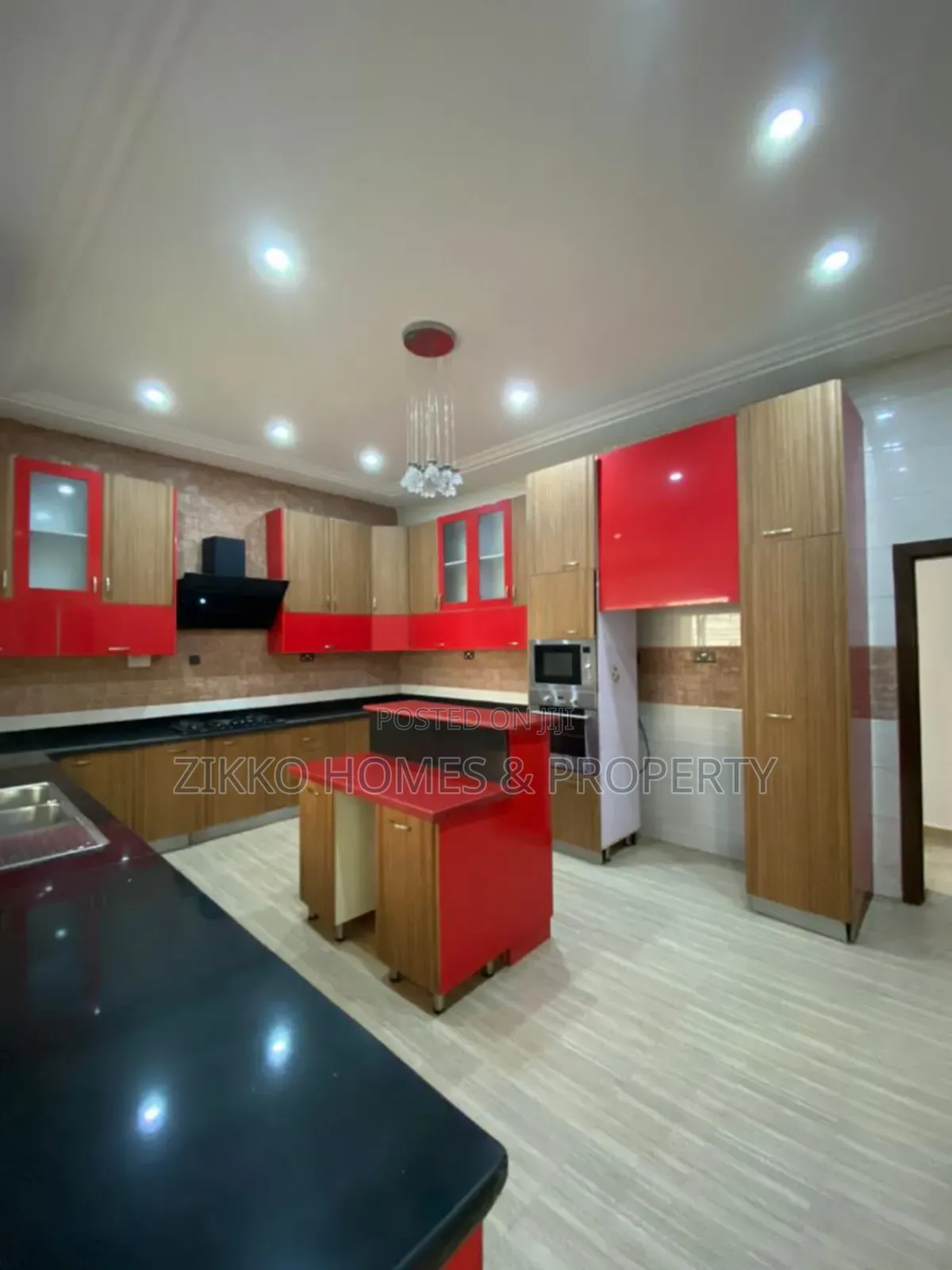 5bdrm Duplex in Osapa, Lekki for sale in Lekki