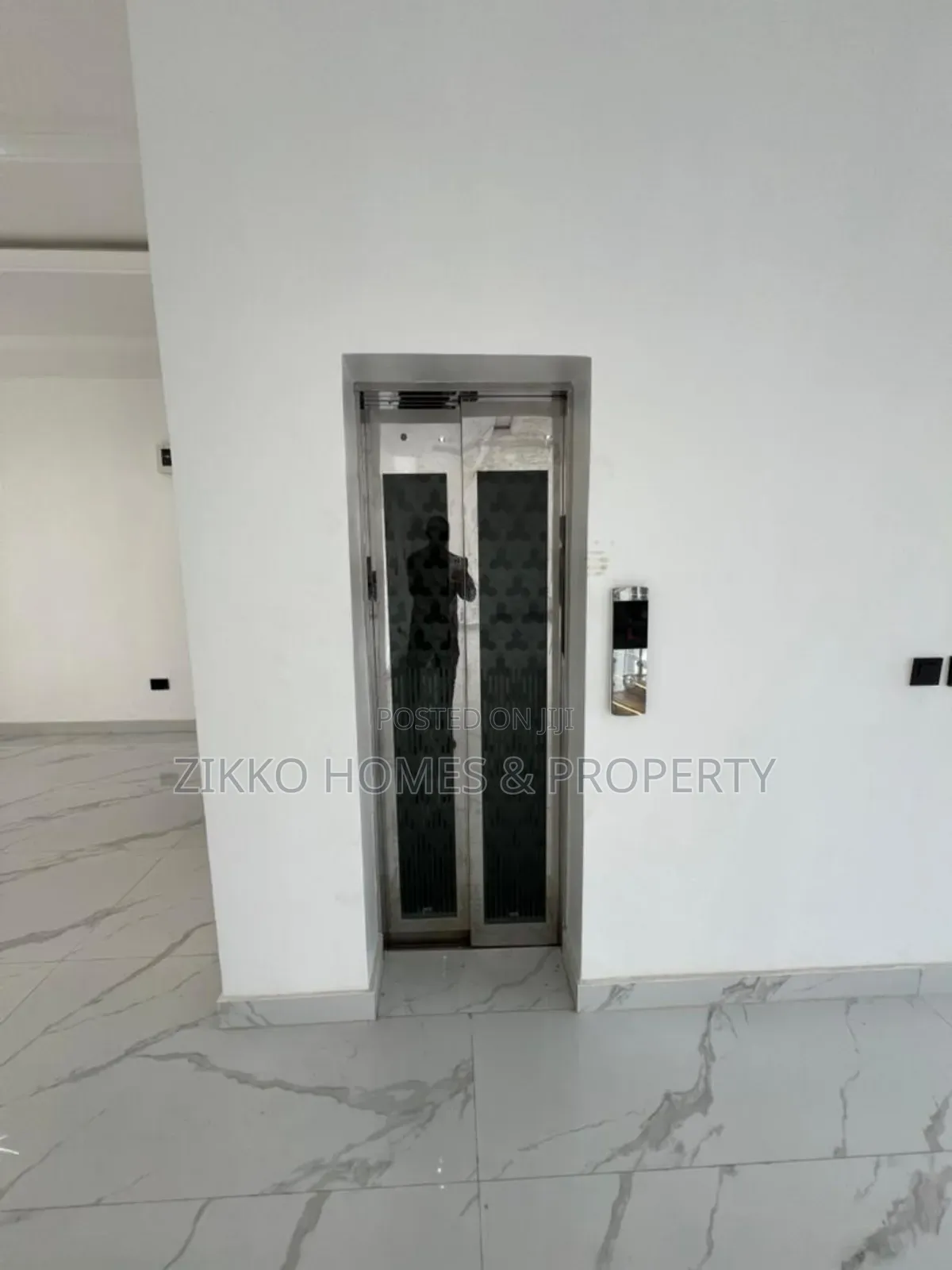 3bdrm Duplex in Osapa, Lekki for sale in Lekki