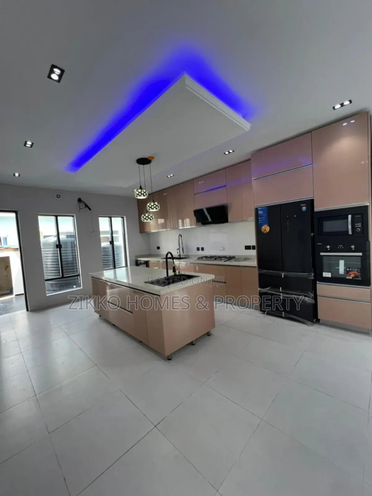 3bdrm Duplex in Osapa, Lekki for sale in Lekki