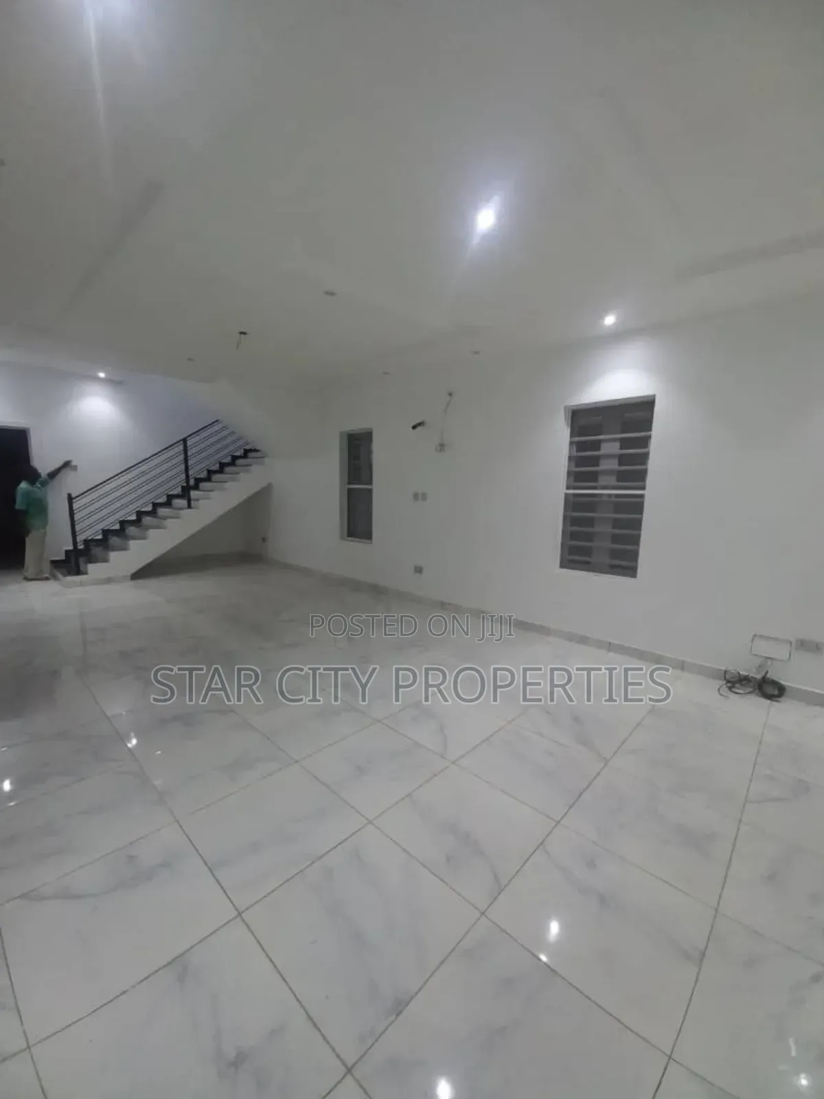 5bdrm Duplex in Magodo Phase 2 for rent in Magodo