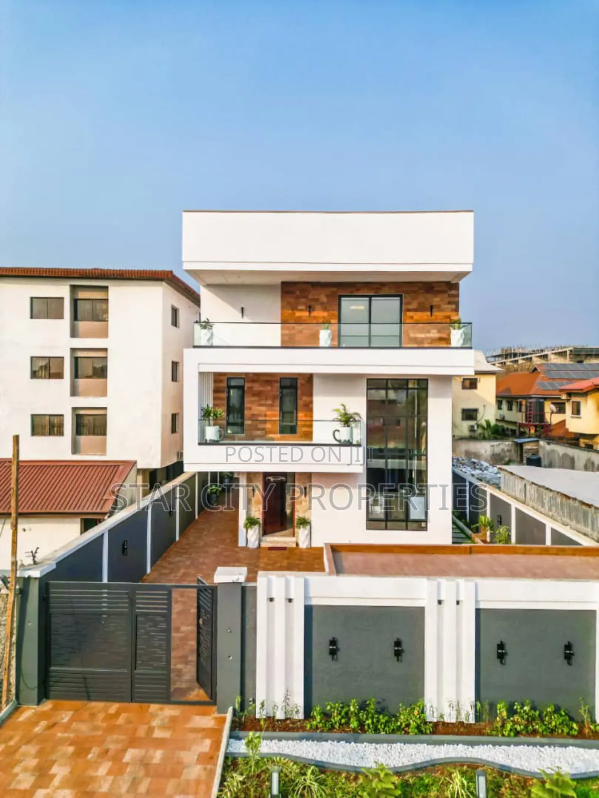6bdrm Mansion in Park View Estate for sale in Parkview Estate
