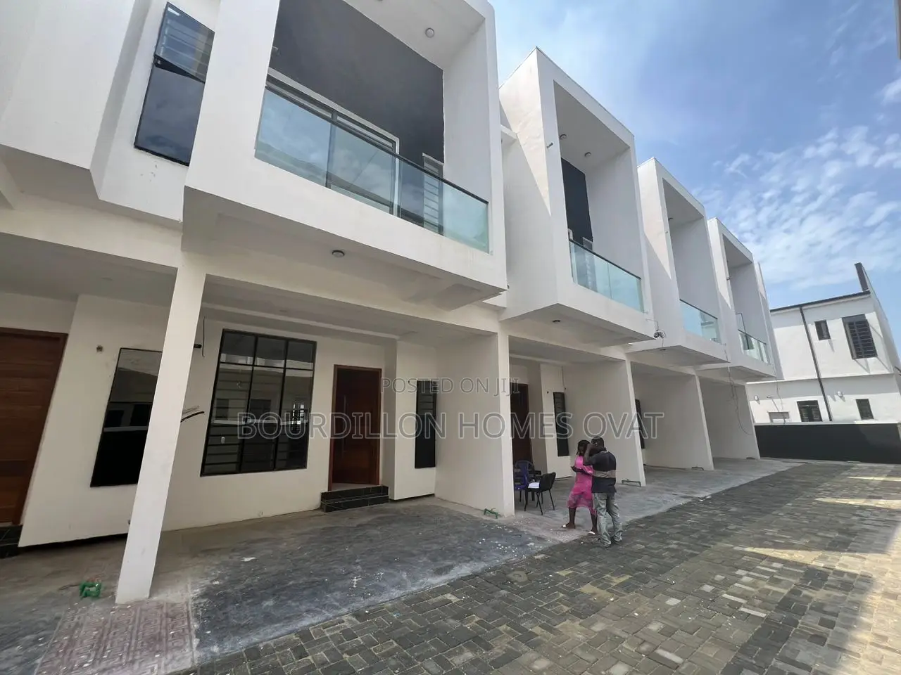 3bdrm Duplex in Ikota for sale in Ikota