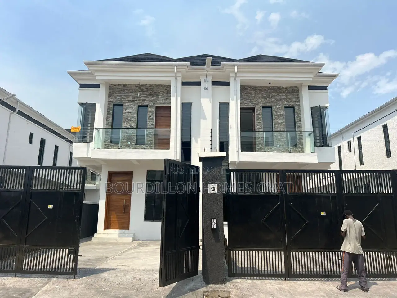 4bdrm Duplex in Ikota for sale in Ikota