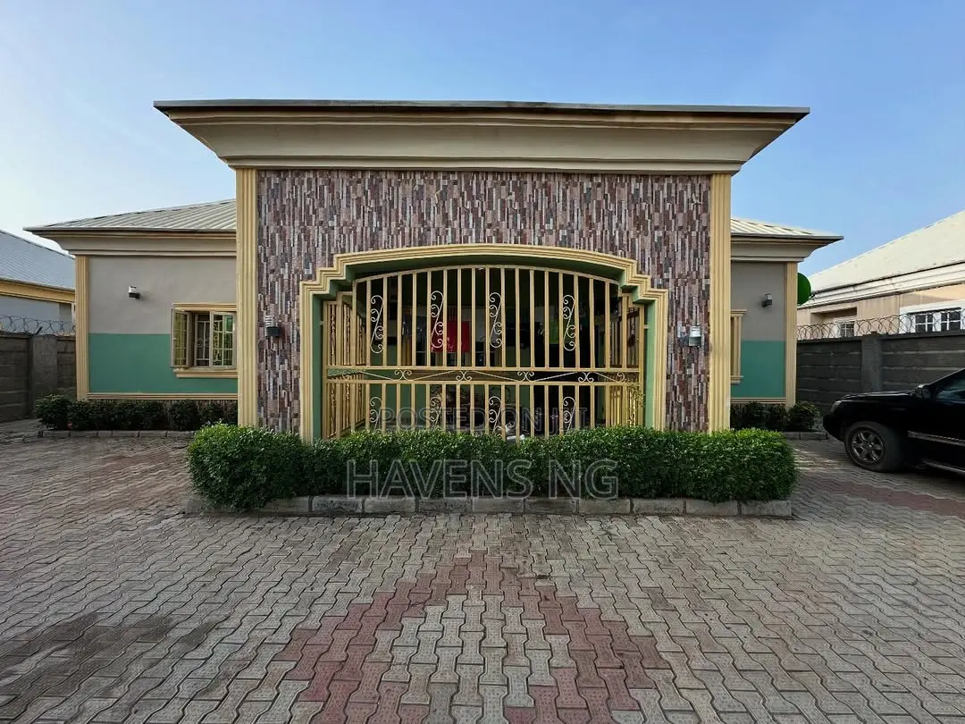 Furnished 3bdrm Bungalow in FHA for sale in FHA
