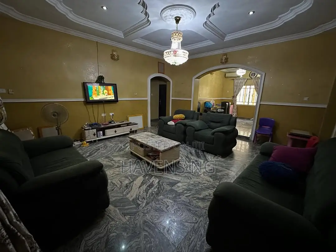 Furnished 3bdrm Bungalow in FHA for sale in FHA