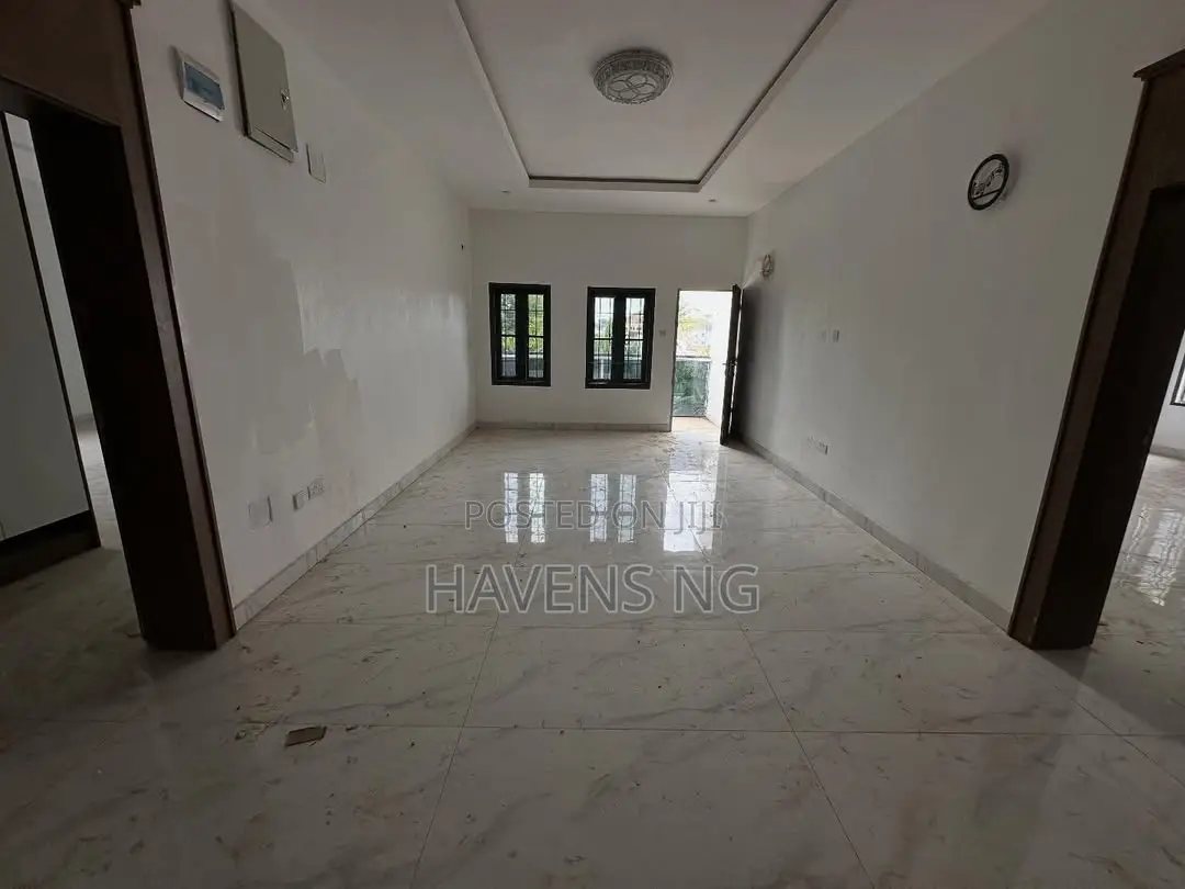 7bdrm Duplex in Kaura for sale in Kaura