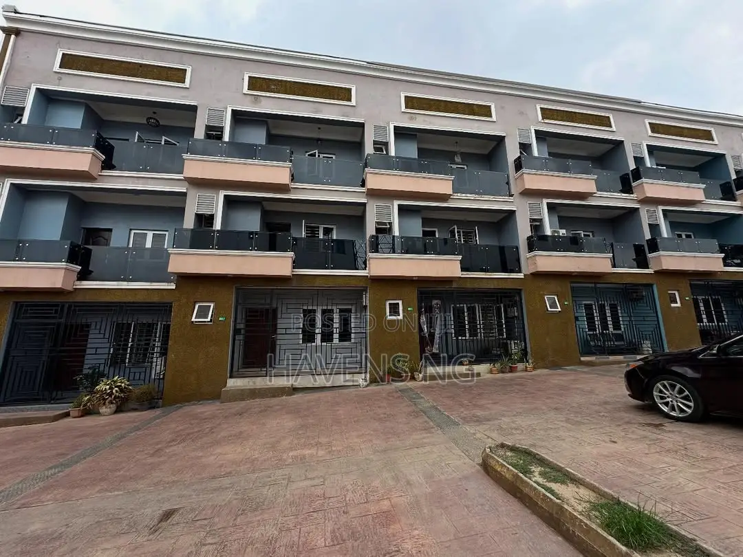 4bdrm Duplex in Kaura for sale in Kaura