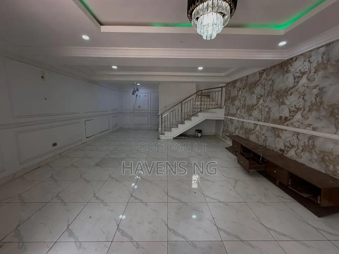 4bdrm Duplex in Kaura for sale in Kaura