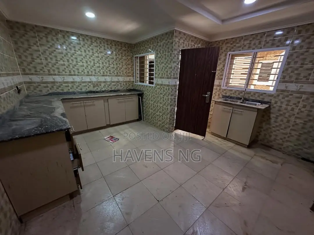 4bdrm Duplex in Kaura for sale in Kaura
