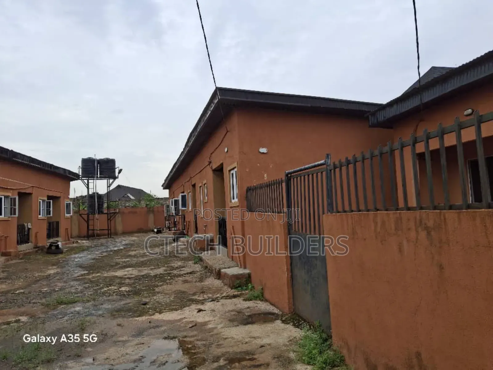 15bdrm Bungalow in Benin City for sale in Benin City