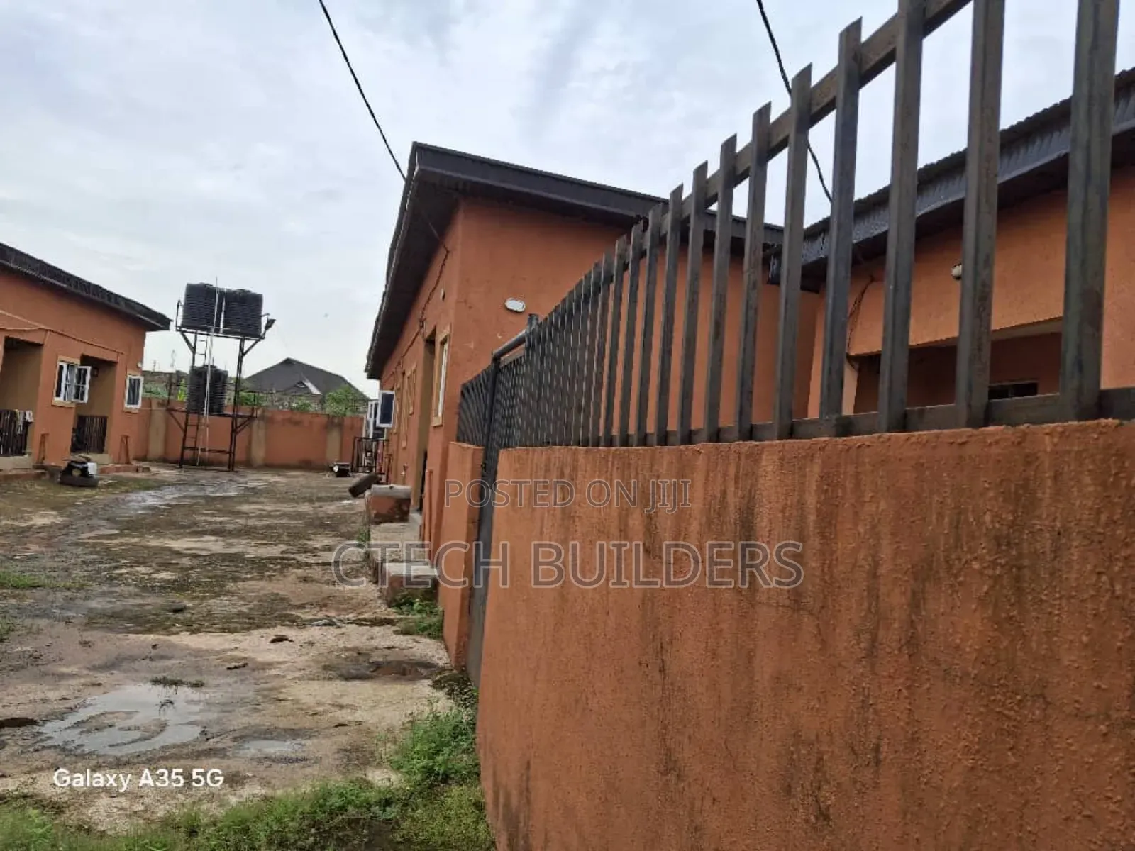 15bdrm Bungalow in Benin City for sale in Benin City