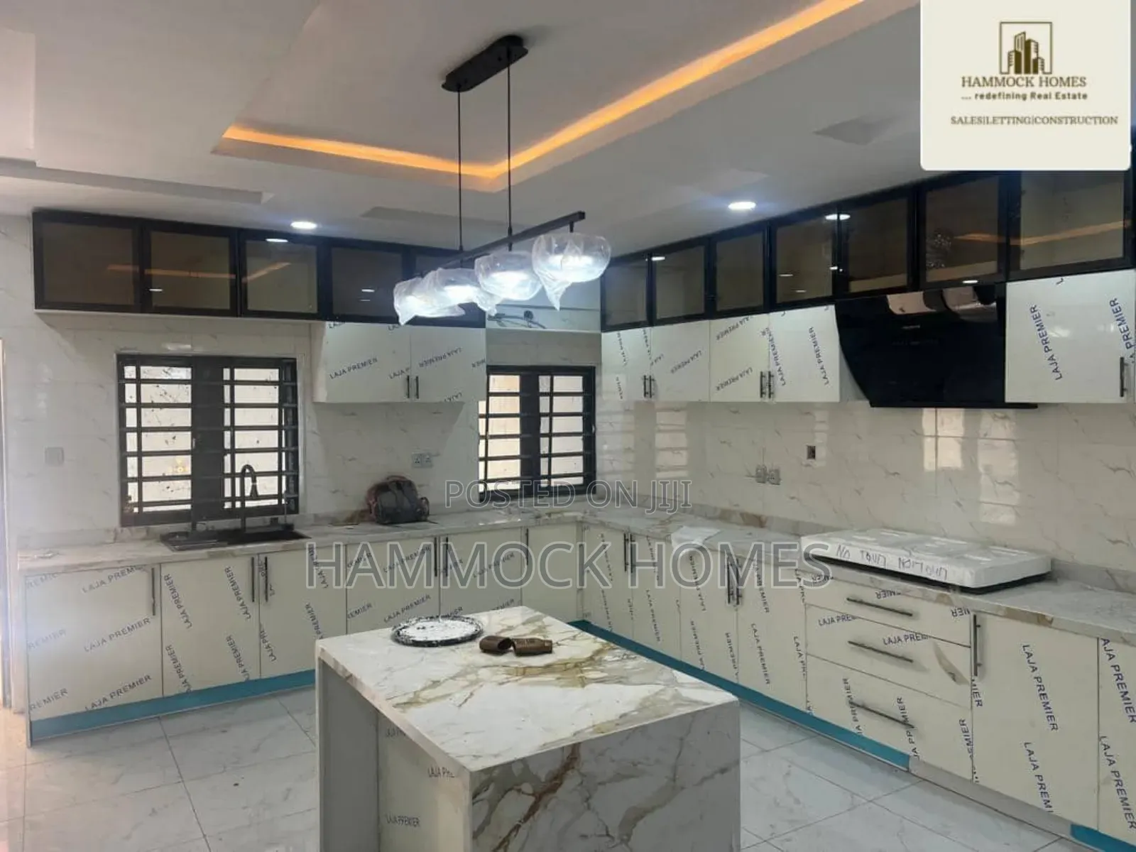 4bdrm Duplex in Oluyole Estate for sale in Oluyole Estate