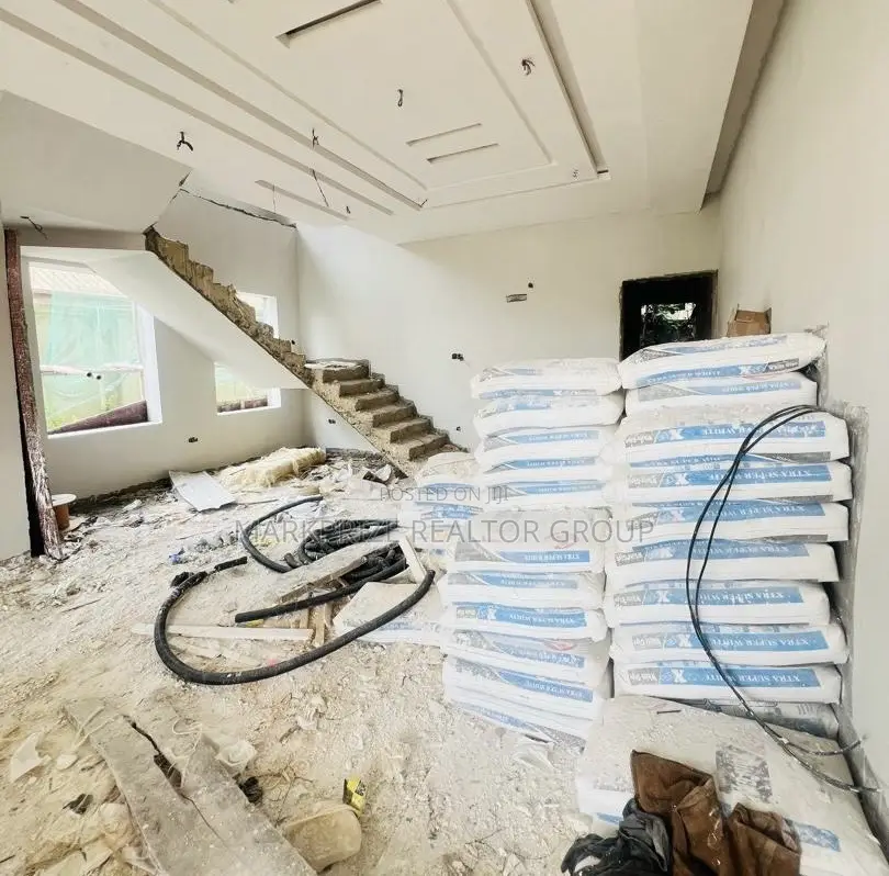 4bdrm Duplex in Omole Phase 2 Lagos for sale in Omole Phase 2