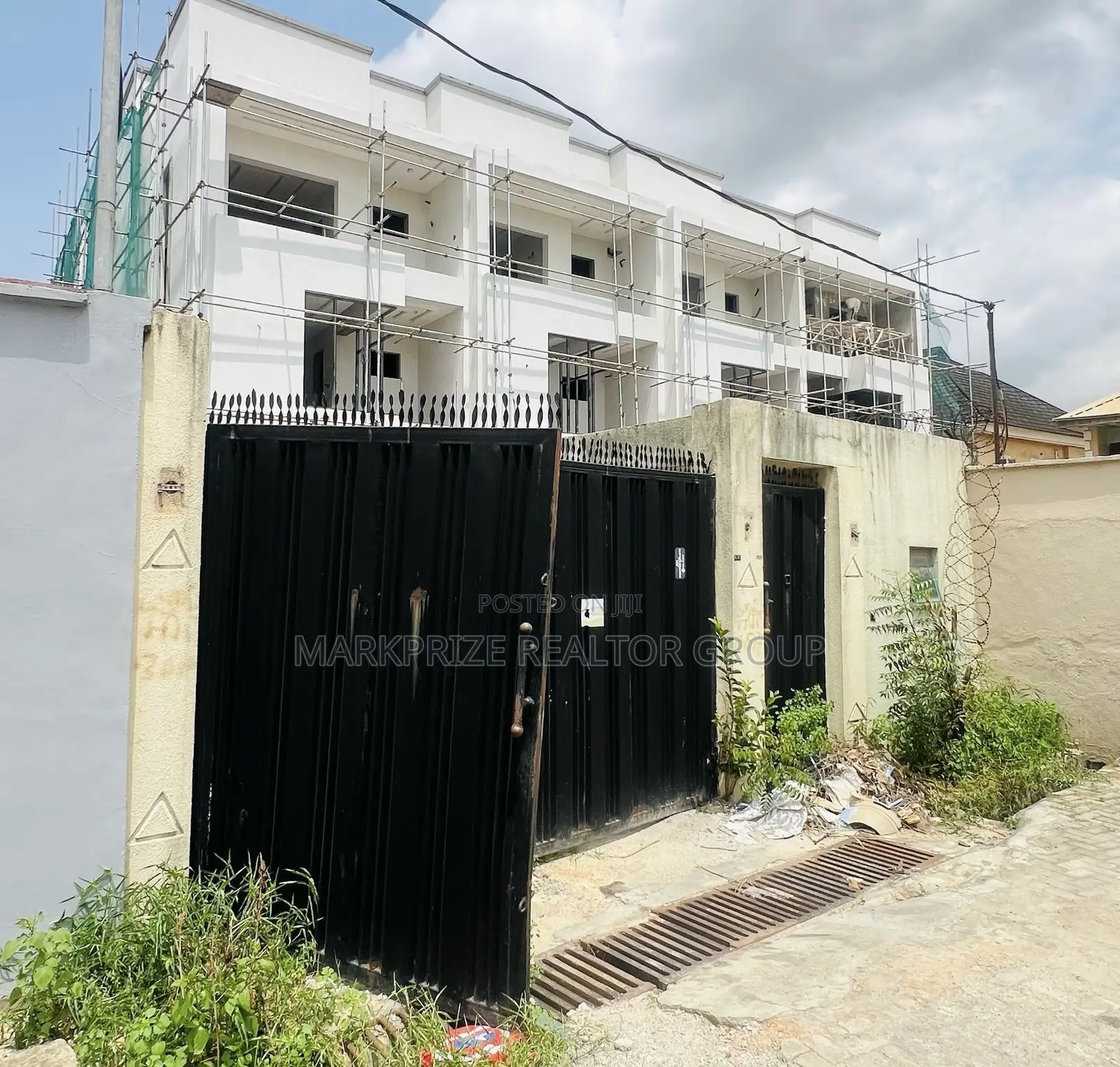 4bdrm Duplex in Omole Phase 2 Lagos for sale in Omole Phase 2